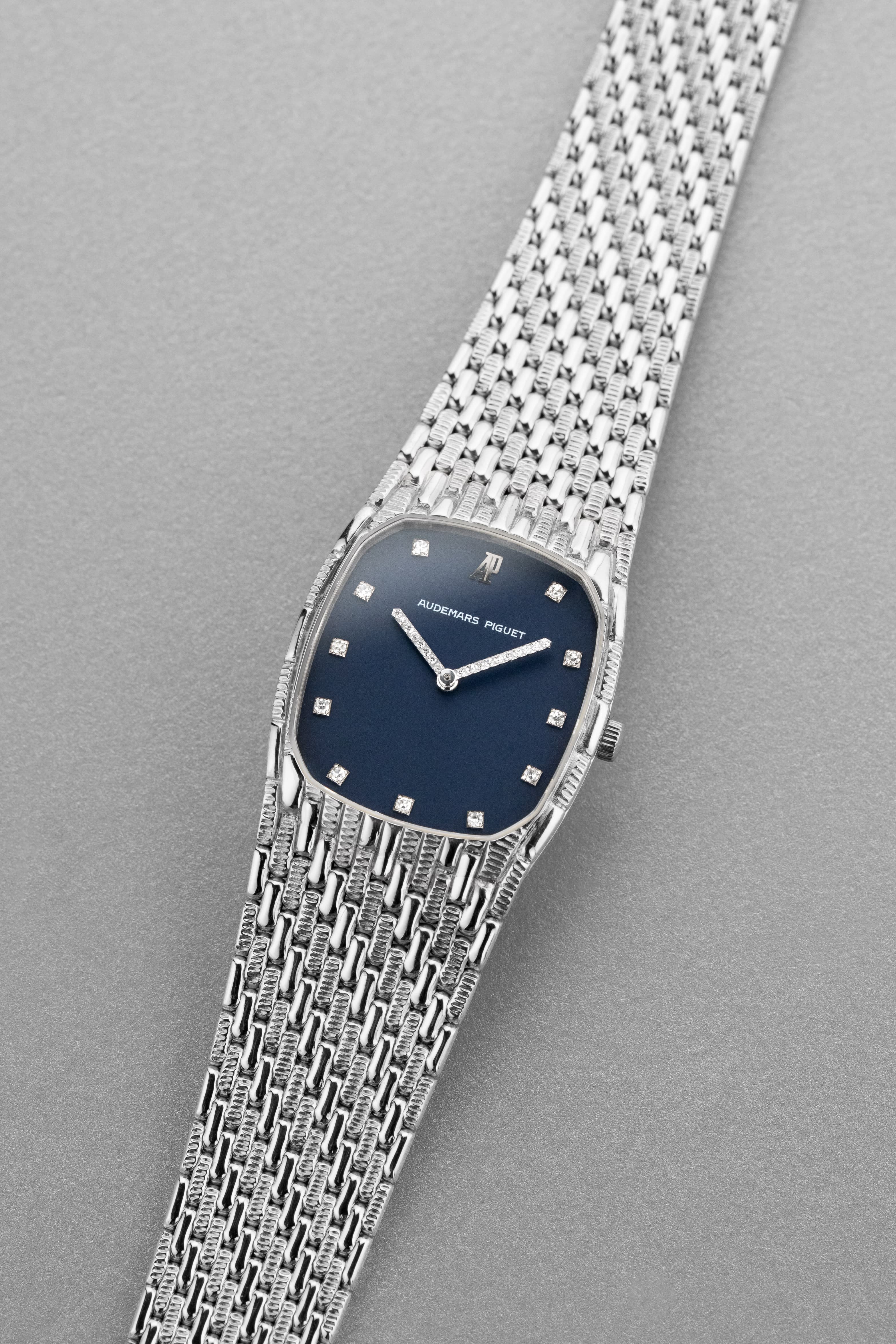 FKRS Audemars Piguet «Mini Cobra» ref. 14585BC из белого золота с бриллиантами, circa 1991 - Три четверти