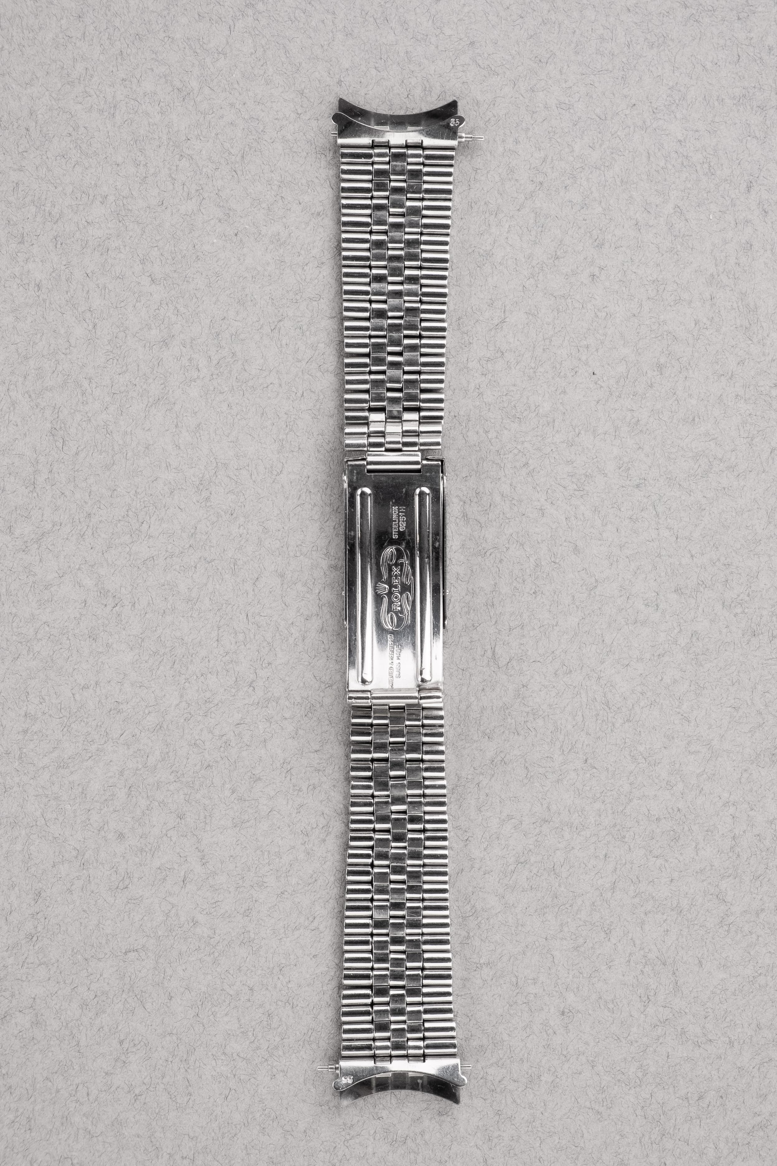 FXBP Rolex GMT-Master 1675 Gilt PCG/Cornino Exclamation Point Chapter Ring de 1963 - Bracelet Back