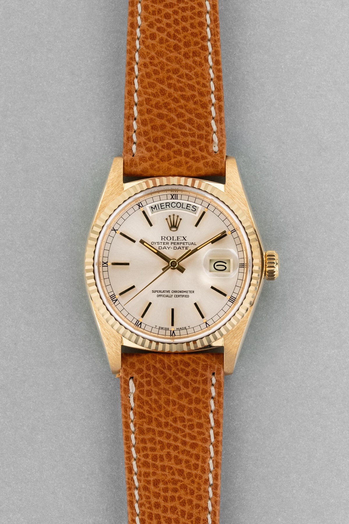 G24K Superbe Rolex Day-Date réf. 18038 de 1978 en or jaune - Front