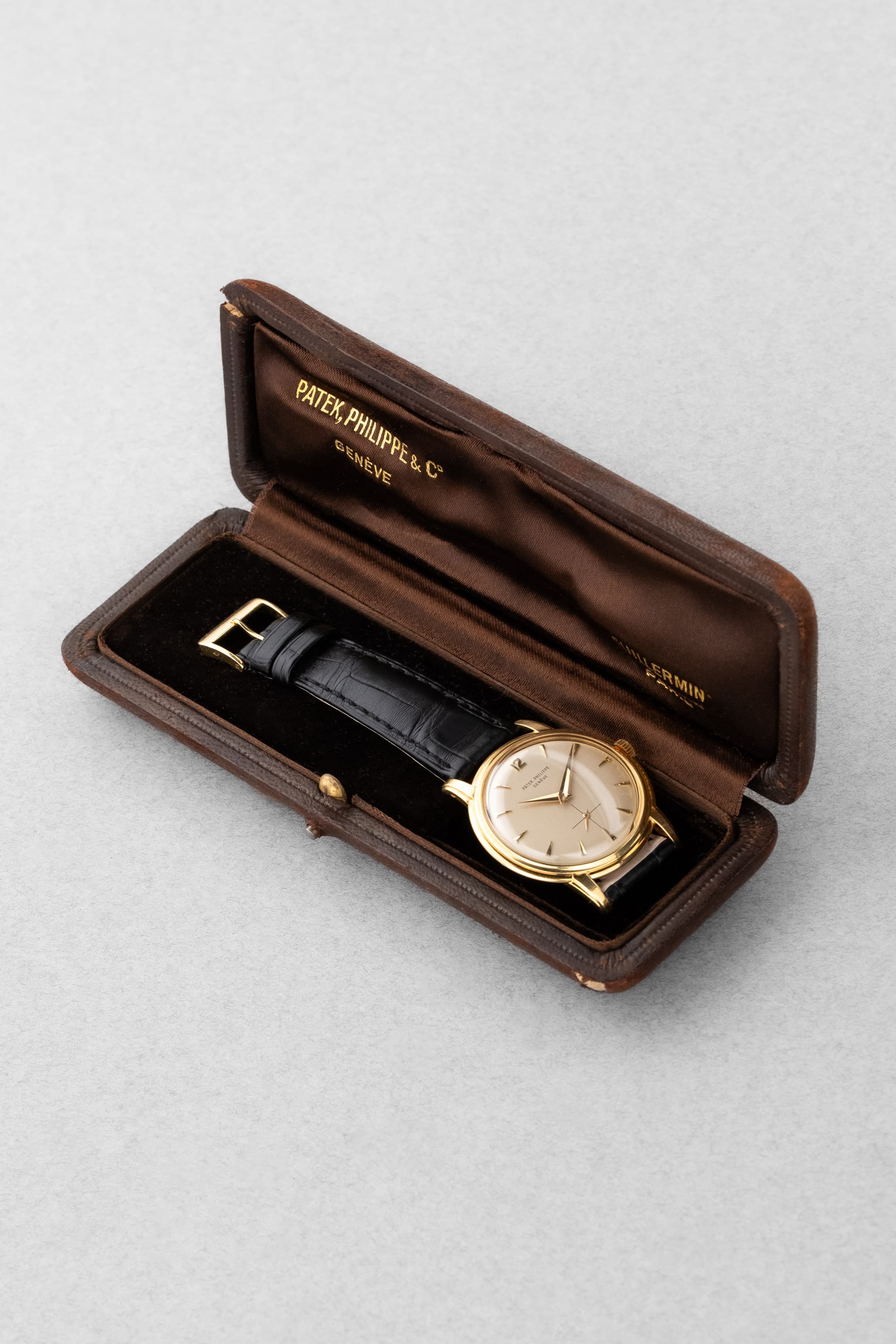 GLPG Rare et superbe Patek Philippe Calatrava réf. 2525-1 en or jaune, vendue par Guillermin à Paris – Remarquablement préservée - Box