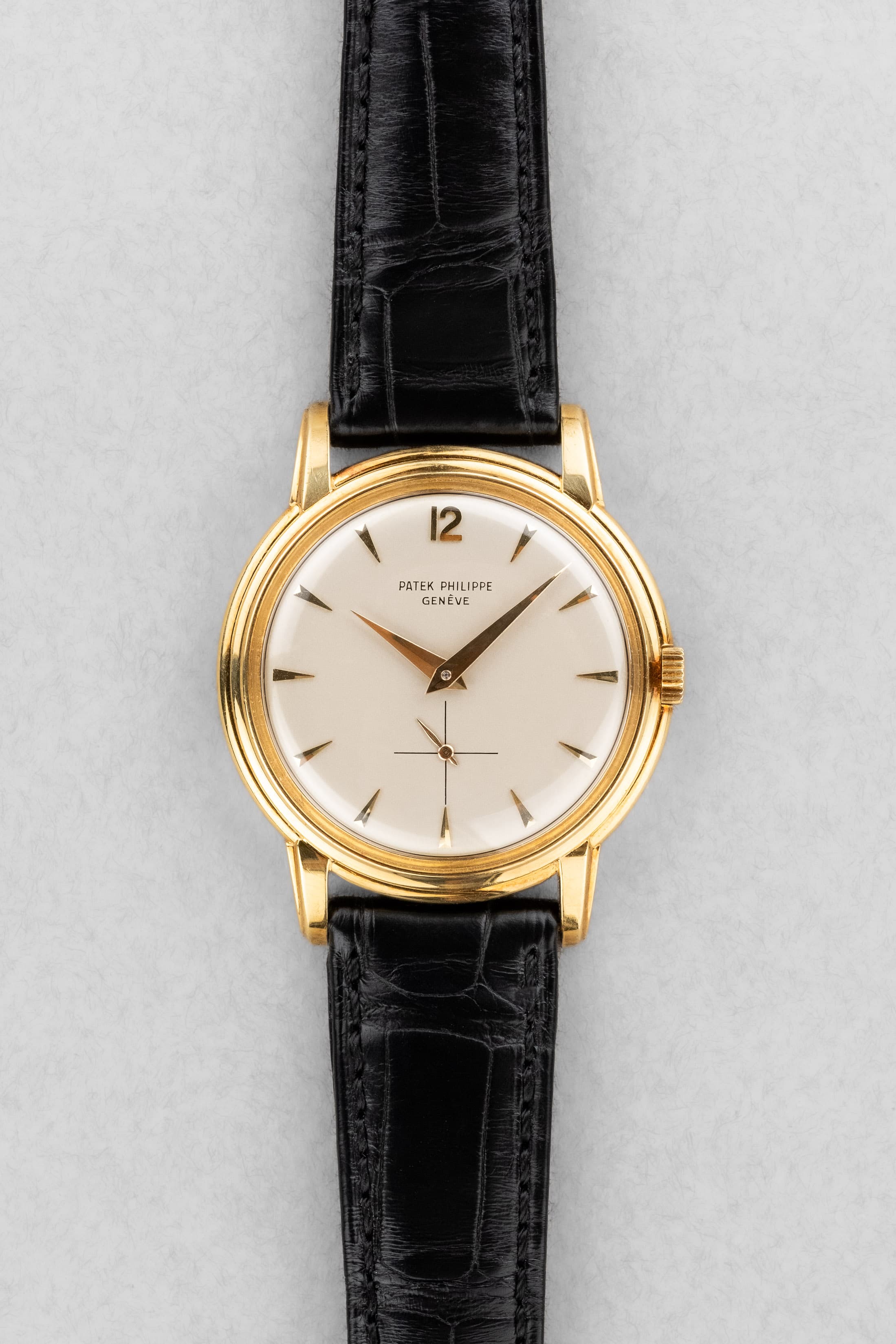 GLPG Rare et superbe Patek Philippe Calatrava réf. 2525-1 en or jaune, vendue par Guillermin à Paris – Remarquablement préservée - Front