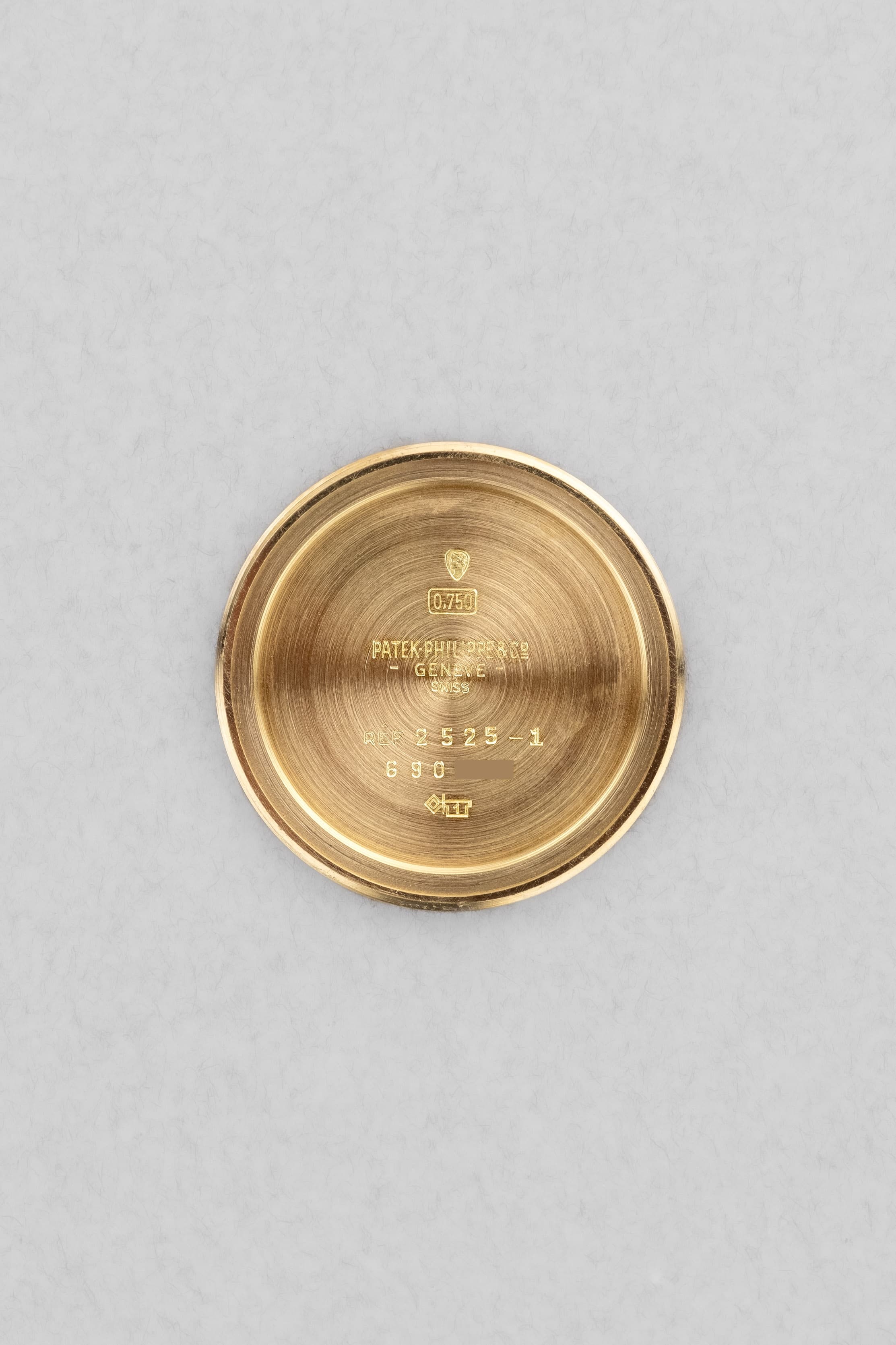 GLPG Rare et superbe Patek Philippe Calatrava réf. 2525-1 en or jaune, vendue par Guillermin à Paris – Remarquablement préservée - Inside case back