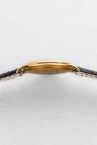 GLPG Rare et superbe Patek Philippe Calatrava réf. 2525-1 en or jaune, vendue par Guillermin à Paris – Remarquablement préservée - Left side