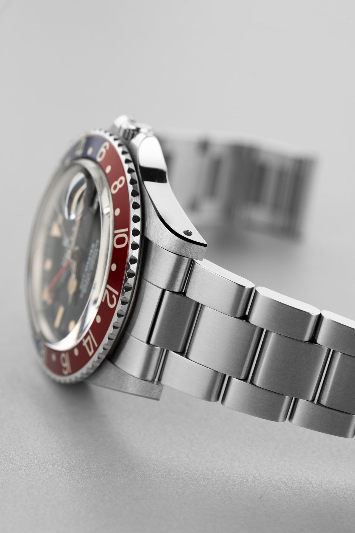GY5Z 精美的 Rolex GMT-Master 型號 16750，1987 年——N.O.S. + 原廠 Rolex Sticker - 特寫