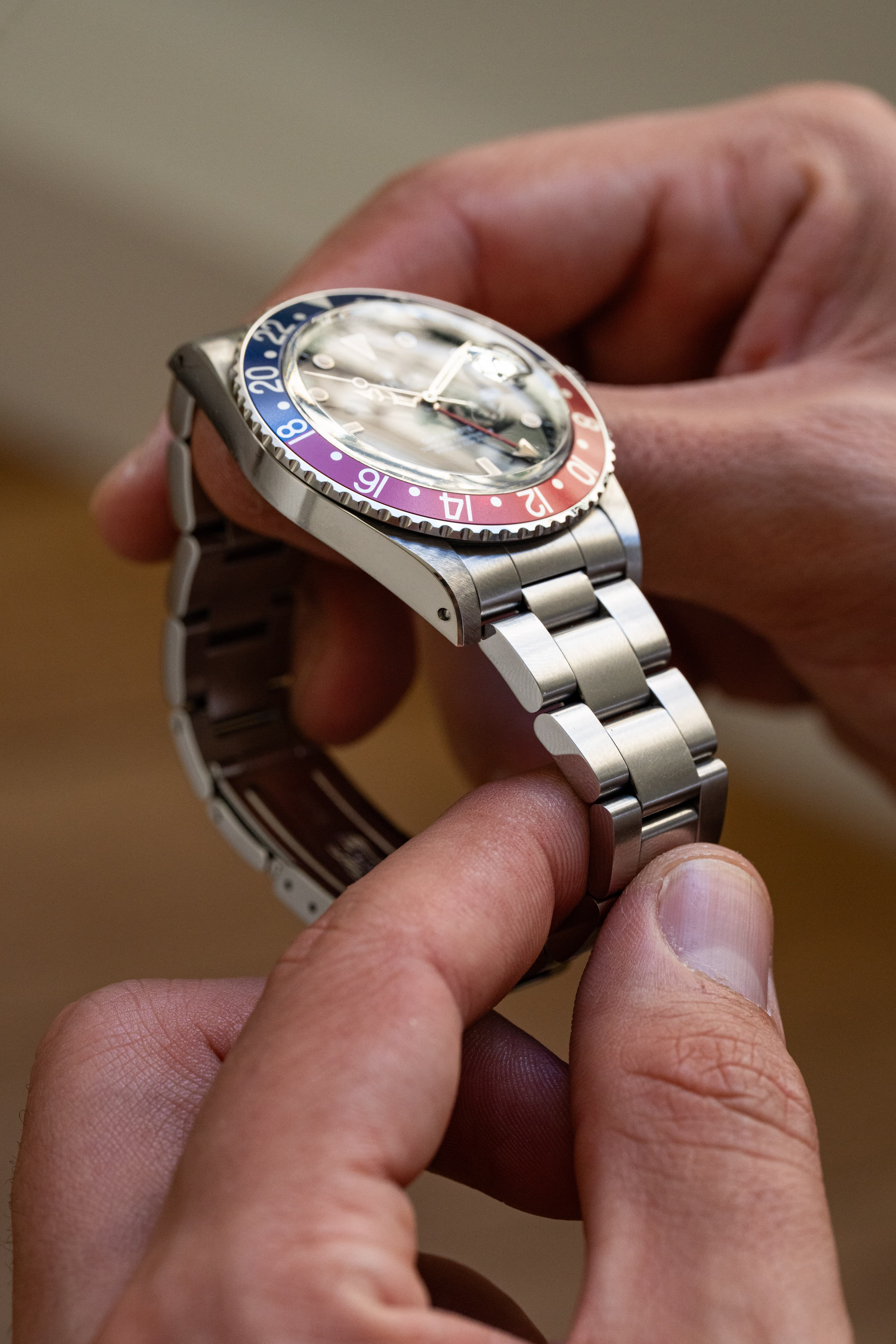 GY5Z Superbe Rolex GMT-Master réf. 16750 de 1987 – N.O.S. + Sticker Rolex d’origine - Left side