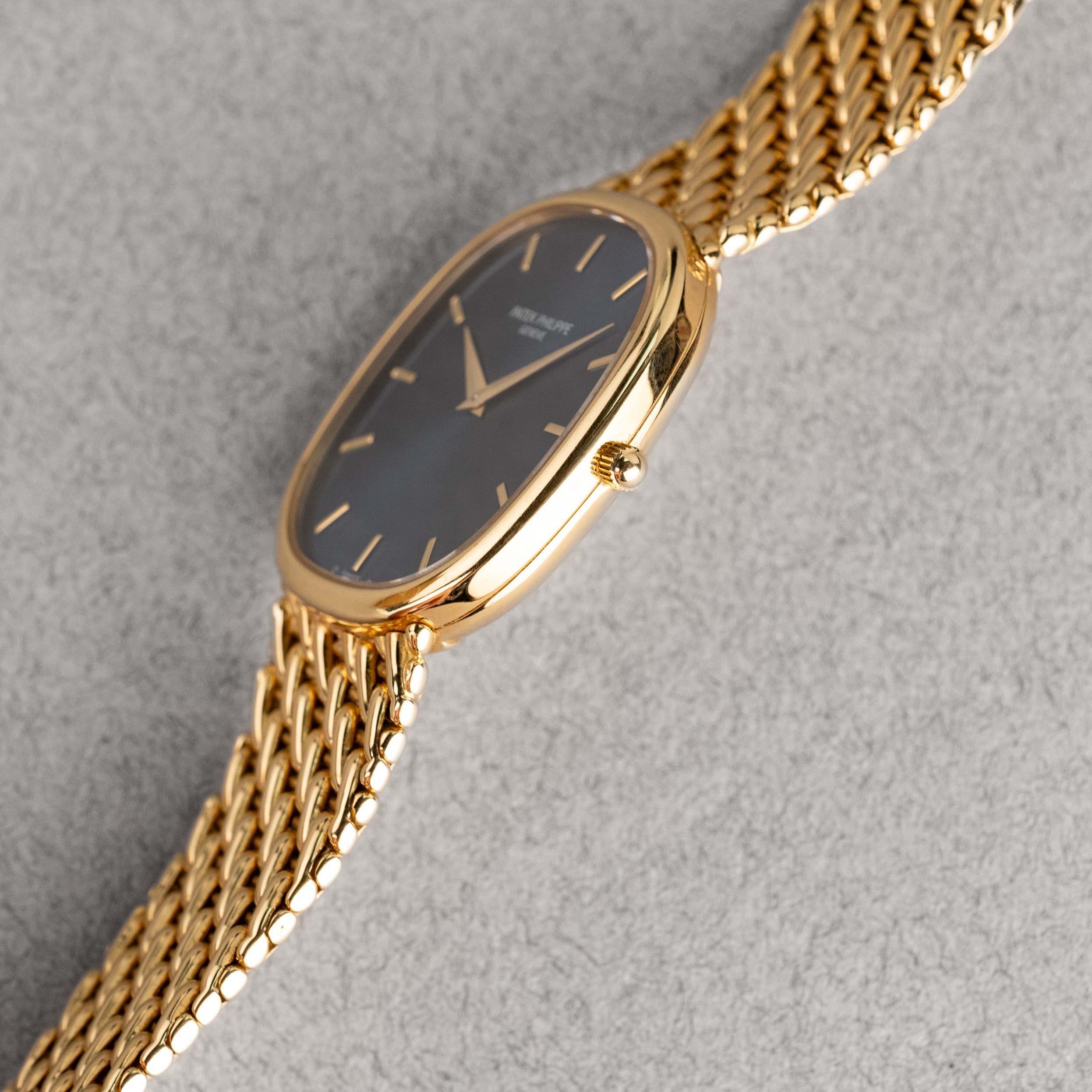 GYFJ Patek Philippe 3738/117 Ellipse d'Or « Jumbo » Automatique Sigma, Cal. 240 Micro-Rotor - Right side