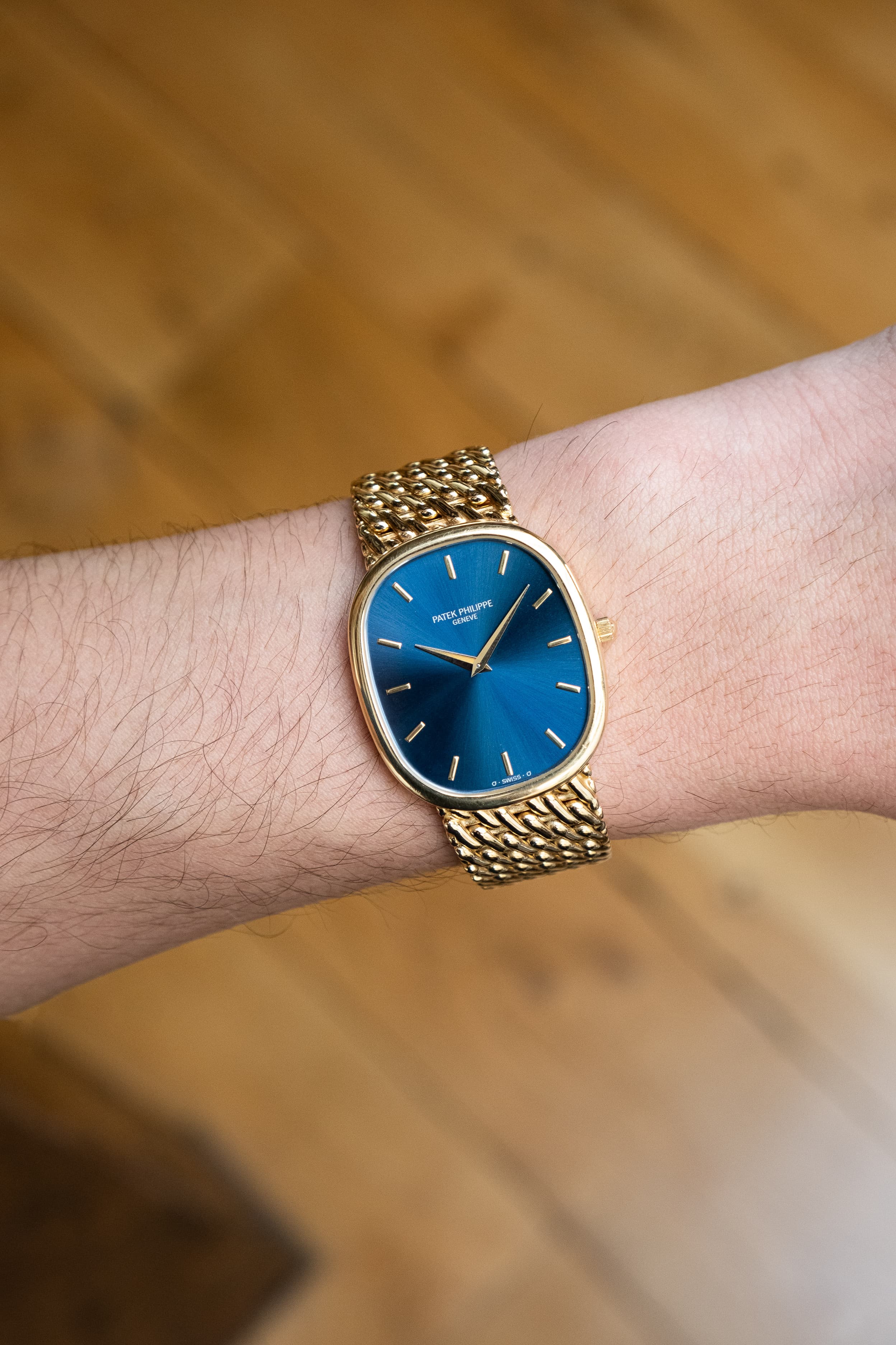 GYFJ Patek Philippe 3738/117 Ellipse d'Or « Jumbo » Automatique Sigma, Cal. 240 Micro-Rotor - Wristshot