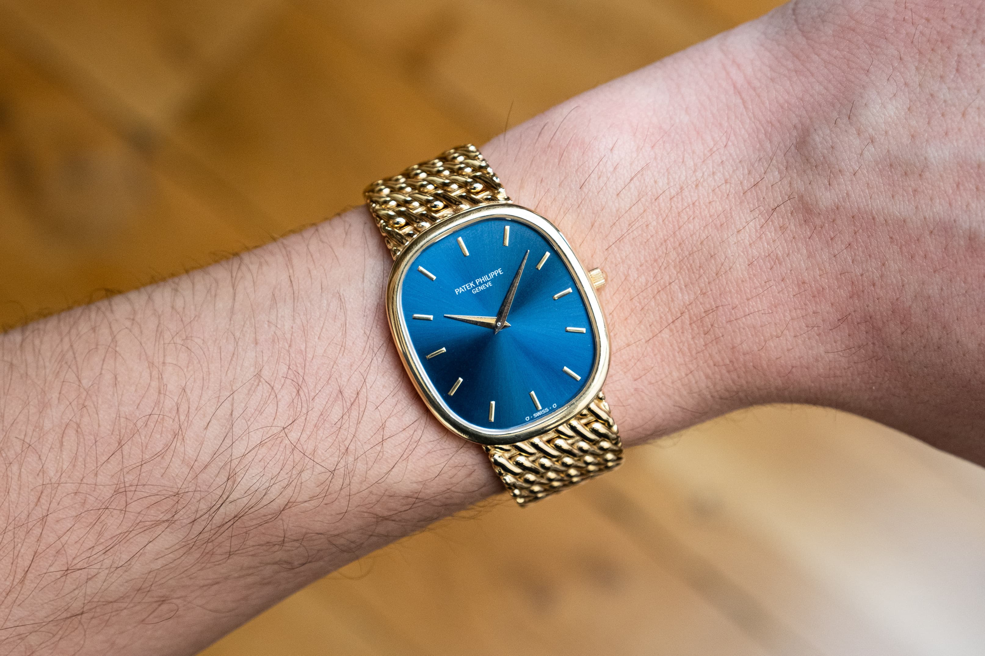 GYFJ Patek Philippe 3738/117 Ellipse d'Or « Jumbo » Automatique Sigma, Cal. 240 Micro-Rotor - Wristshot