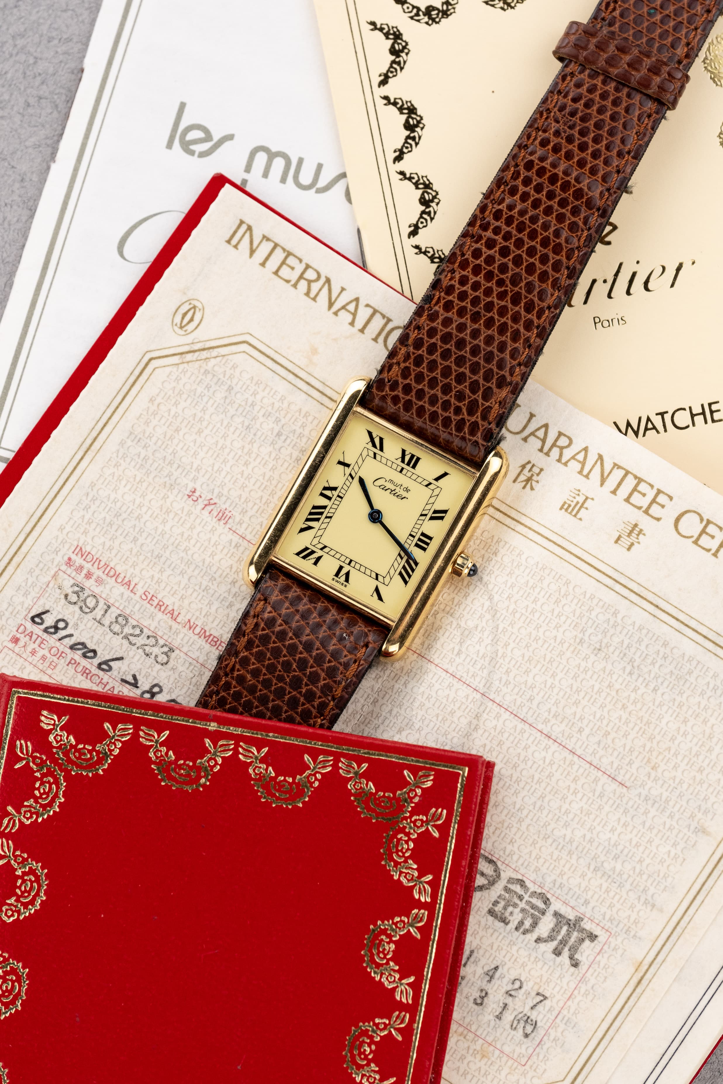 HHLV Cartier Tank Must Grande Taille « Ivory Roman » – Full Set - Lifestyle