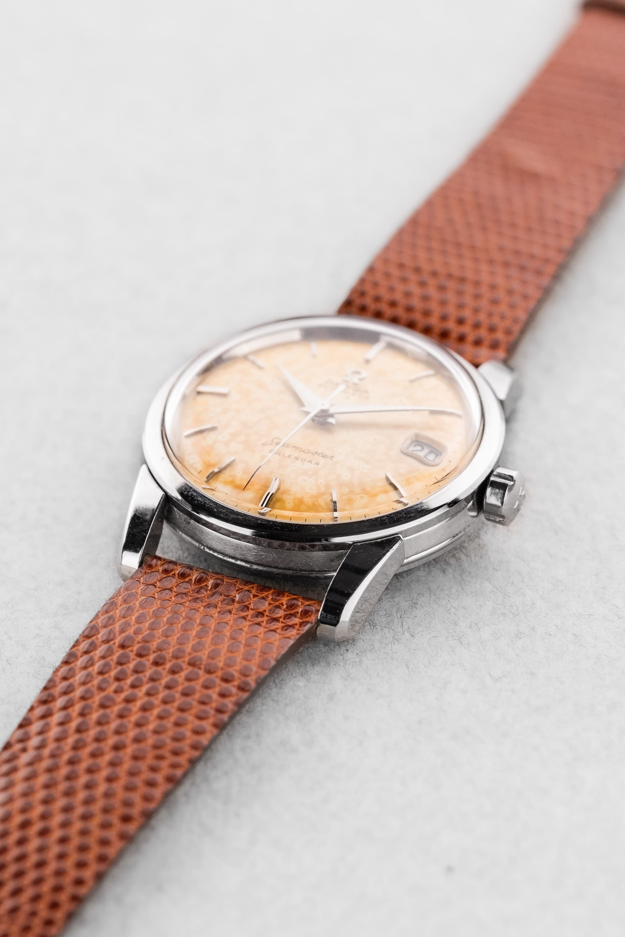 HZ2U Omega Seamaster Calendar réf. 2849-5 SC de 1958 – Cadran Tropical - Feature