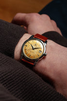 HZ2U Omega Seamaster Calendar ref. 2849-5 SC, 1958년 – Tropical 다이얼 - 손목 착용