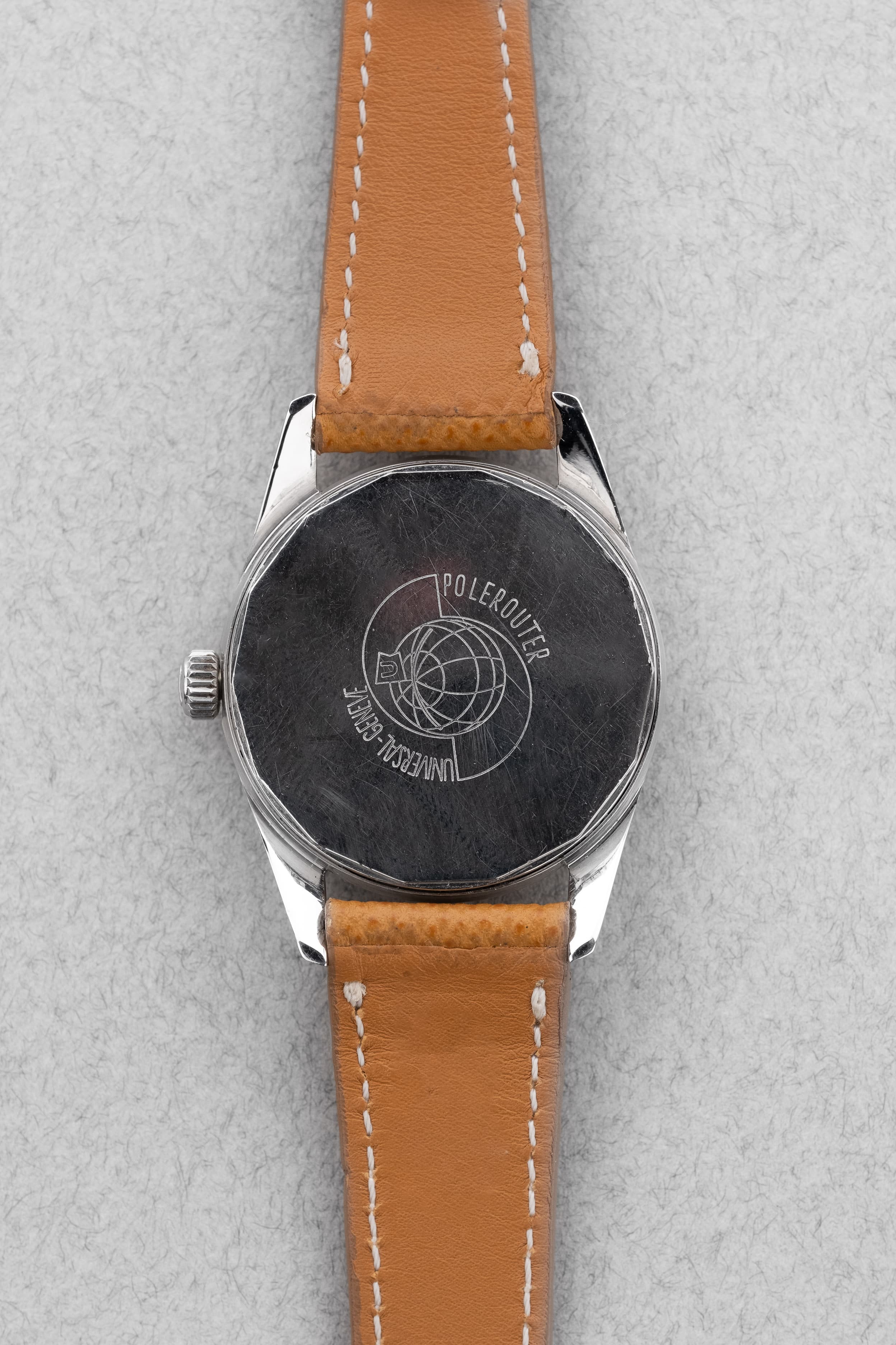 J58H Superbe Universal Genève Polerouter Date Micro-Rotor 204612-2 de 1963 - Back