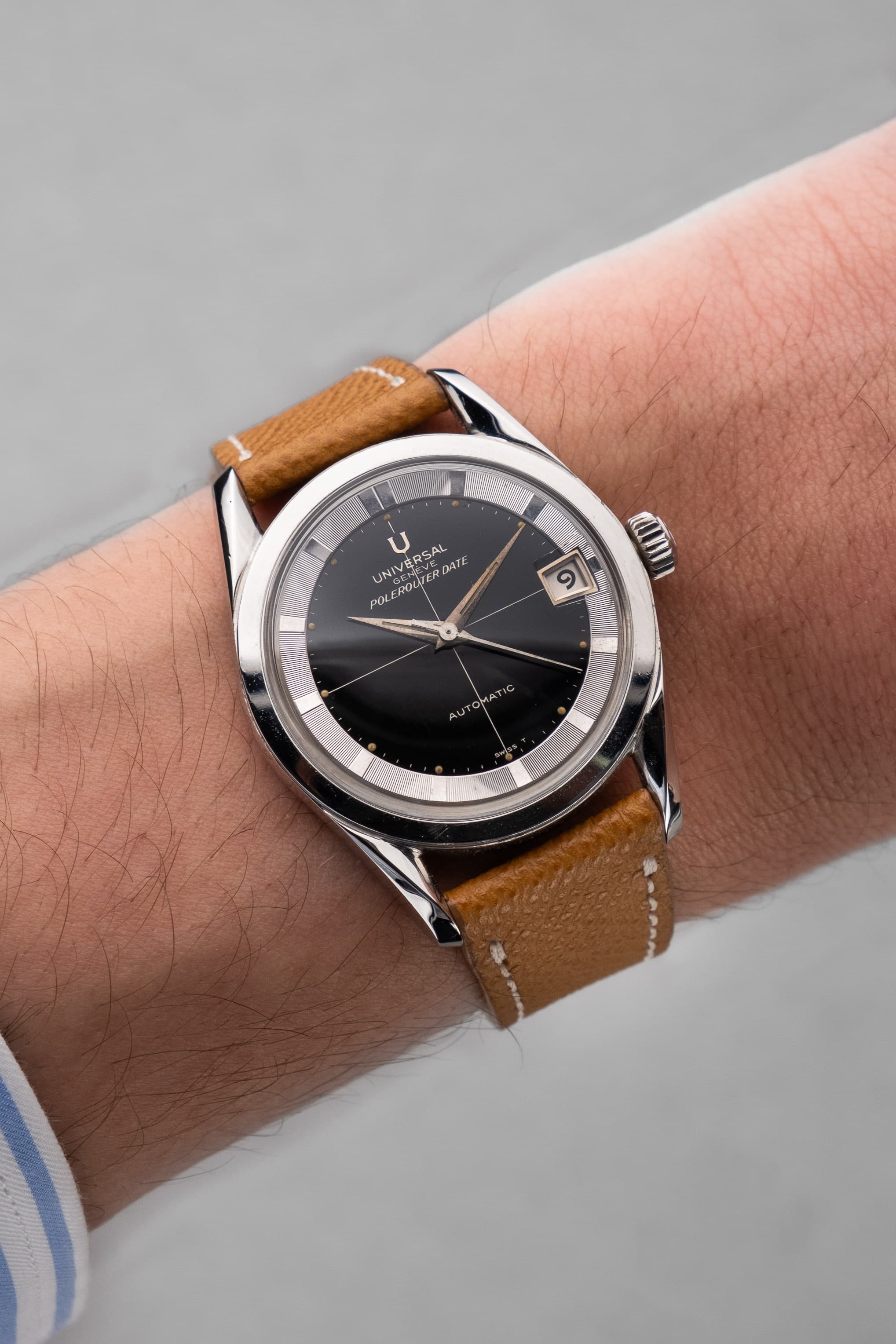 J58H Superbe Universal Genève Polerouter Date Micro-Rotor 204612-2 de 1963 - Lifestyle