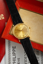 JDML 精美的 Patek Philippe Calatrava 型號 3520 黃金腕錶，1976-1983 年——品相絕佳、Full Set、First Series - 情境照