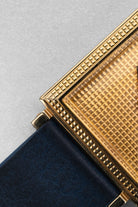 JEJF 優雅的 Boucheron La Carrée 黃金腕錶，circa 1970——「Clous de Paris」 - 特寫