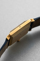 JEJF 優雅的 Boucheron La Carrée 黃金腕錶，circa 1970——「Clous de Paris」 - 左側
