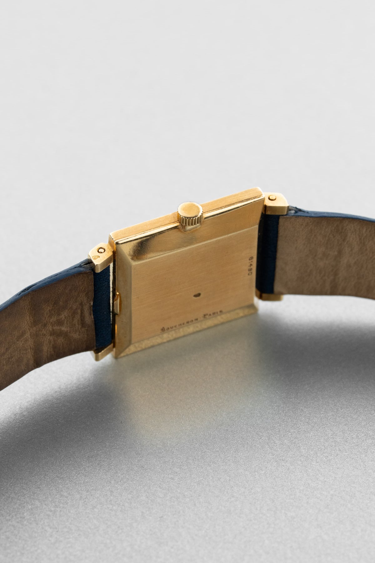 JEJF 優雅的 Boucheron La Carrée 黃金腕錶，circa 1970——「Clous de Paris」 - 右側