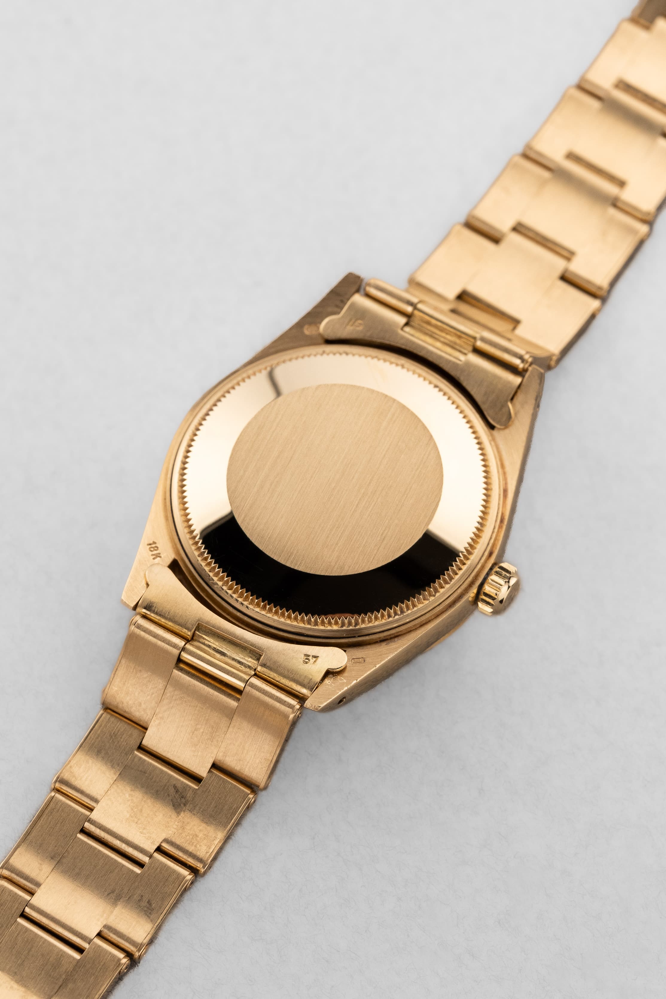 JJQZ Incroyable Rolex Oyster Perpetual Date réf. 15038 en or jaune de 1985 – Comme neuve - Back