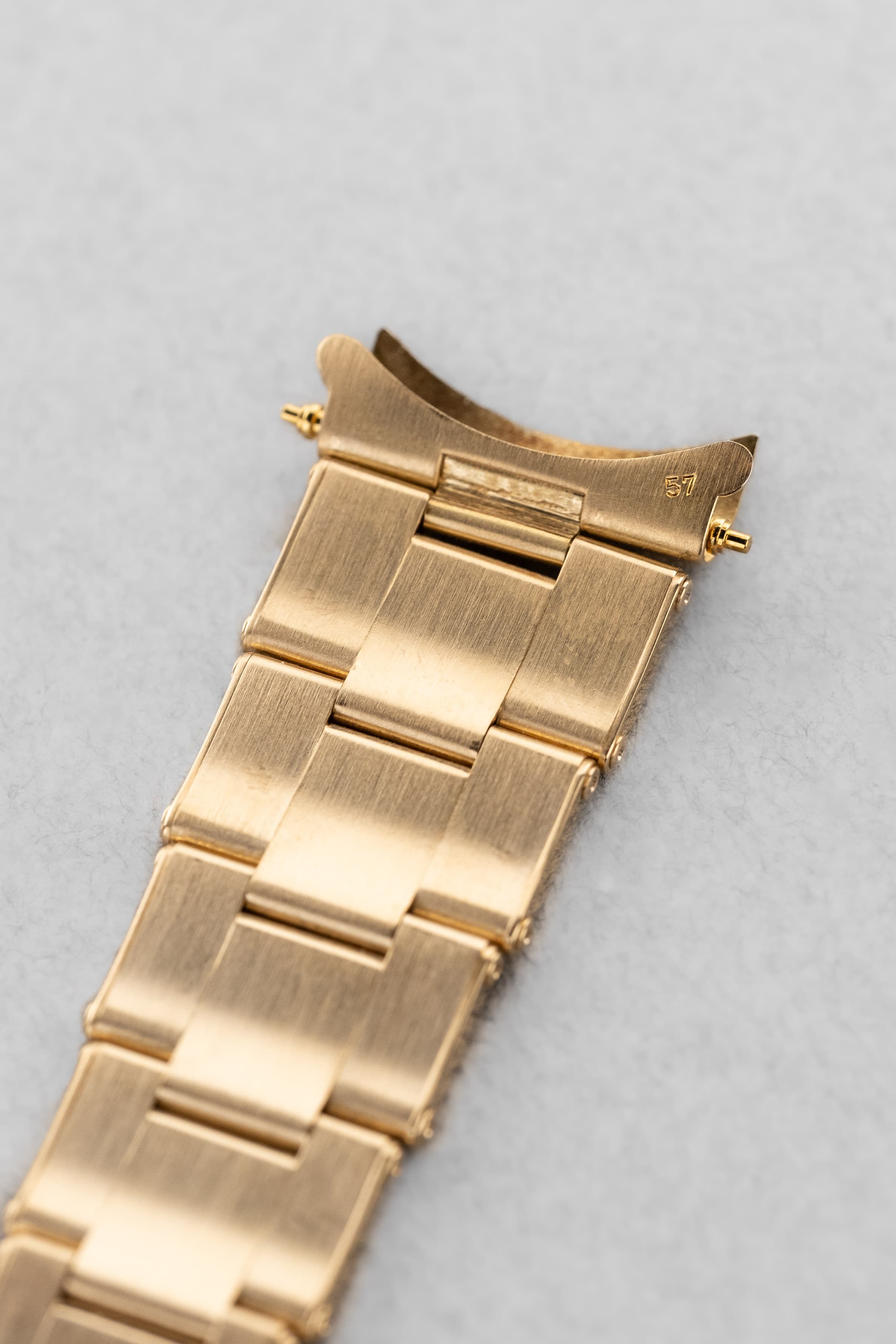 JJQZ Incroyable Rolex Oyster Perpetual Date réf. 15038 en or jaune de 1985 – Comme neuve - Feature