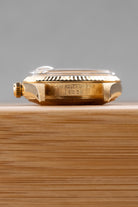 JJQZ Incroyable Rolex Oyster Perpetual Date réf. 15038 en or jaune de 1985 – Comme neuve - Lugs - Reference