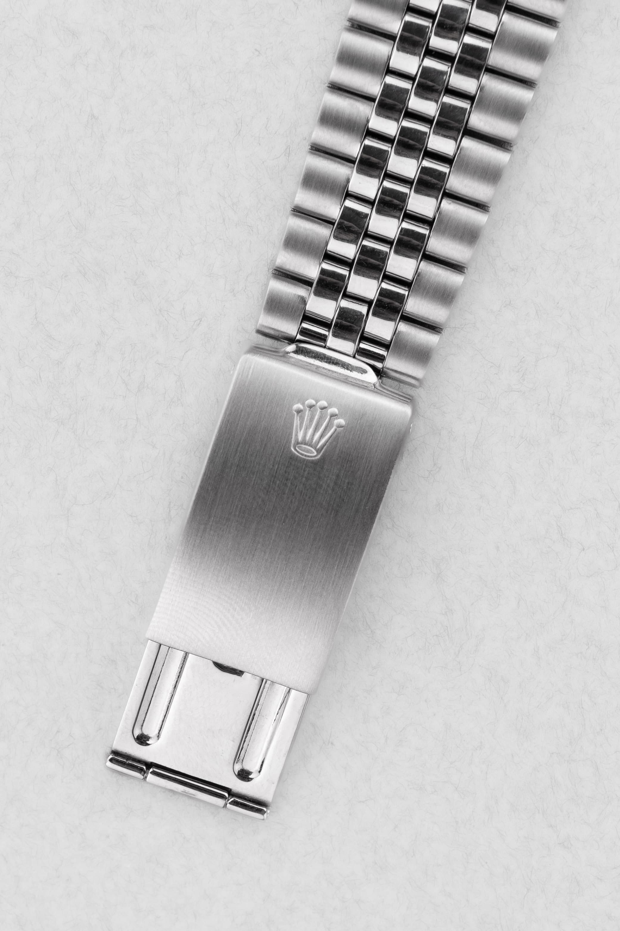 JMCE Rolex Datejust réf. 1601 en acier de 1972 – Cadran « Taupe/Gris Souris Satin » - Buckle Outside