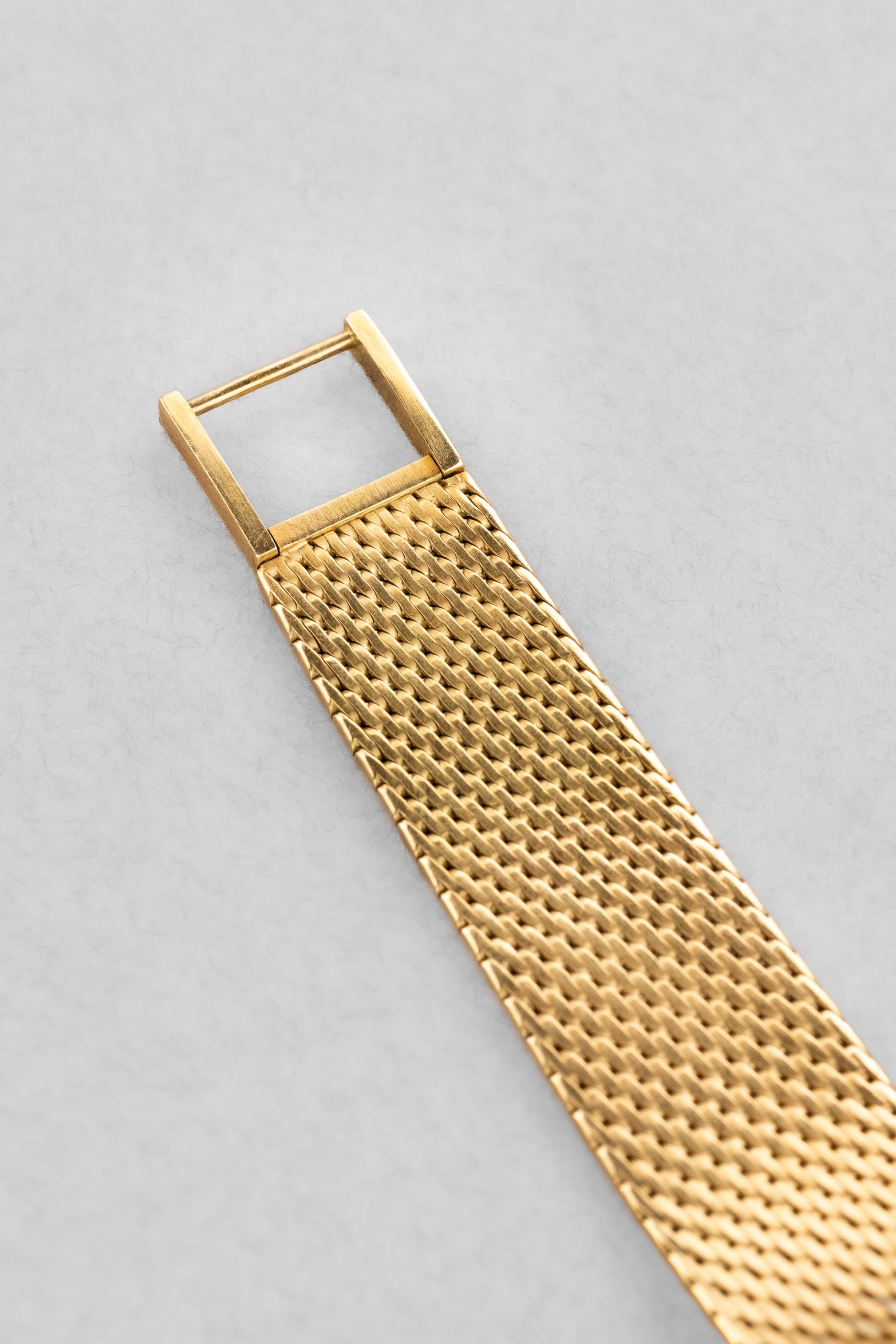 JNX1 Superbe Patek Philippe Ellipse d'Or réf. 3748/1 « Sigma » – Bracelet intégré et Parfait état - Bracelet Front