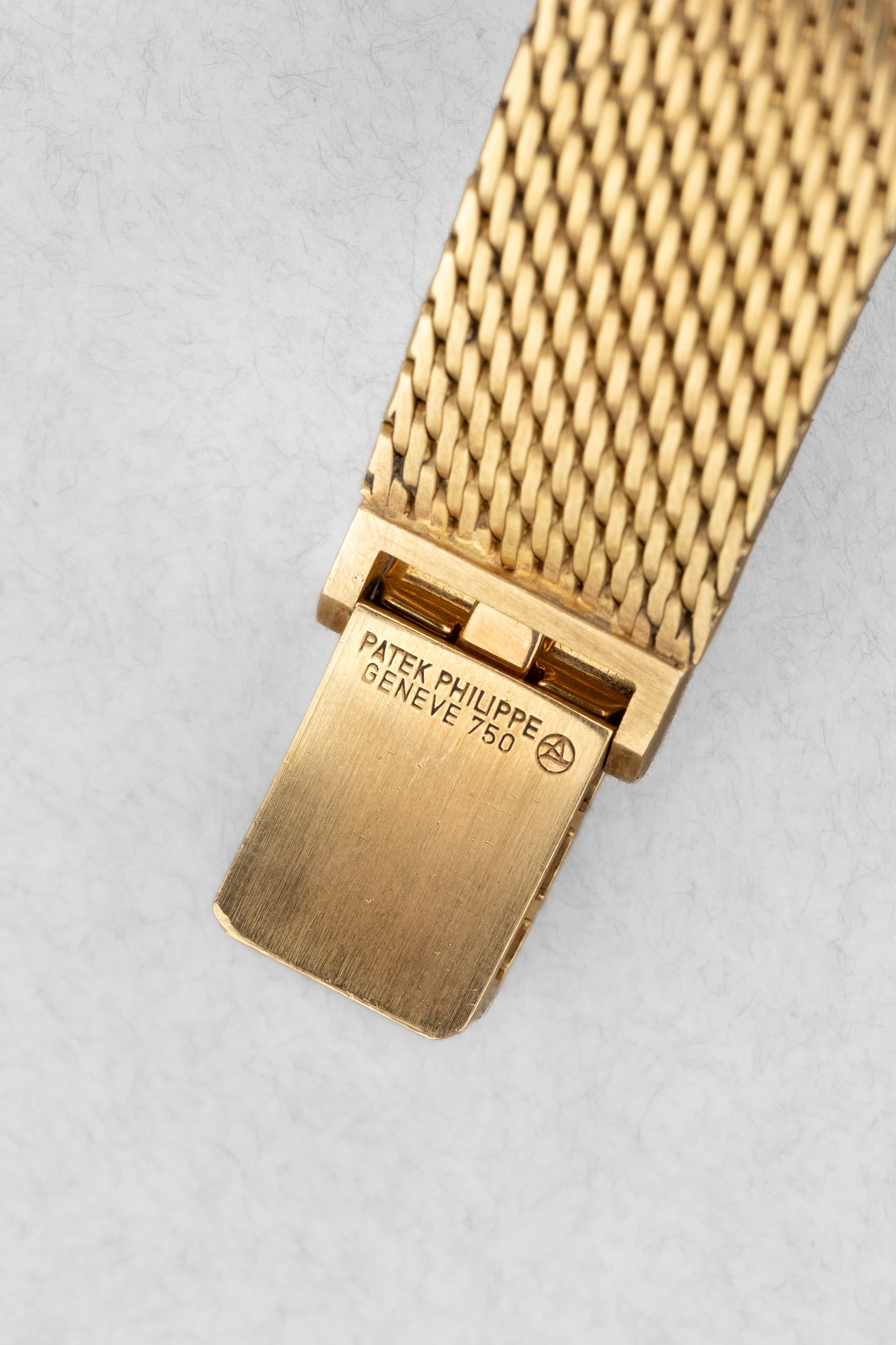 JNX1 Superbe Patek Philippe Ellipse d'Or réf. 3748/1 « Sigma » – Bracelet intégré et Parfait état - Buckle Inside