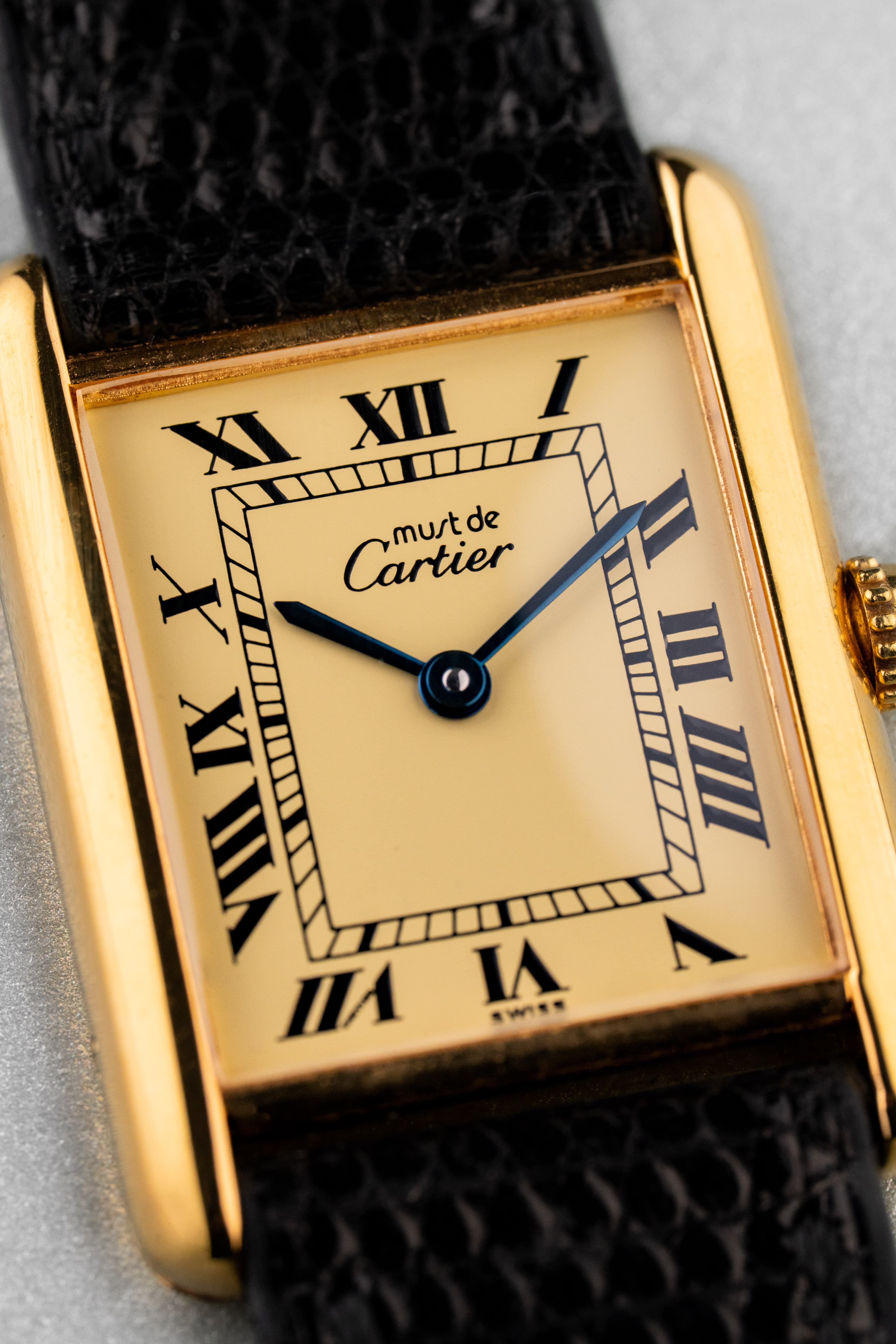 KJ3L Cartier Tank Must Quartz GM 5 «Cream/Ivory Roman Dial» 1993 г. - Циферблат