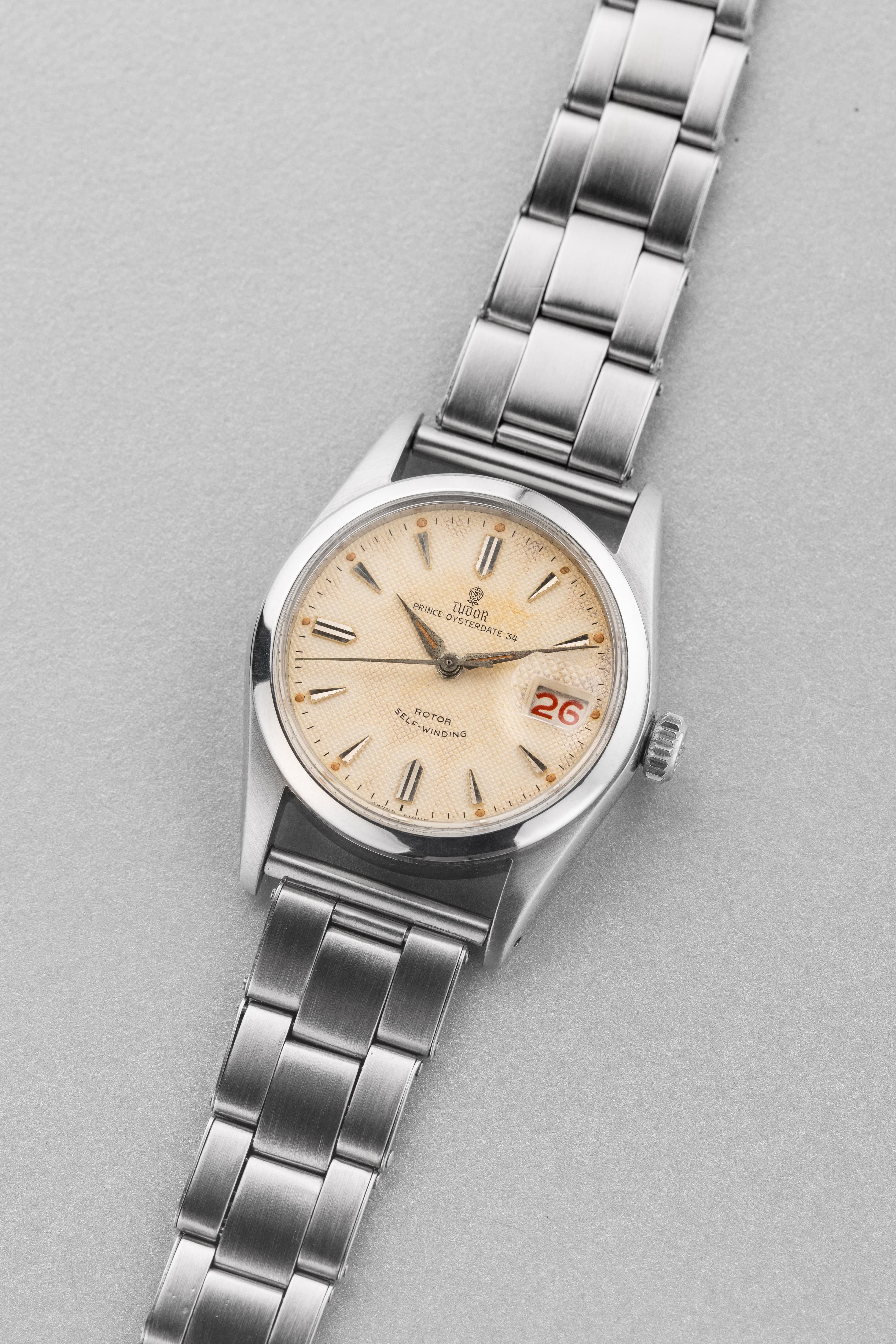 L8YQ Tudor Prince Oysterdate réf. 7914 de 1957 – Cadran « Honeycomb » Radium et Date Roulette - Three Quarters