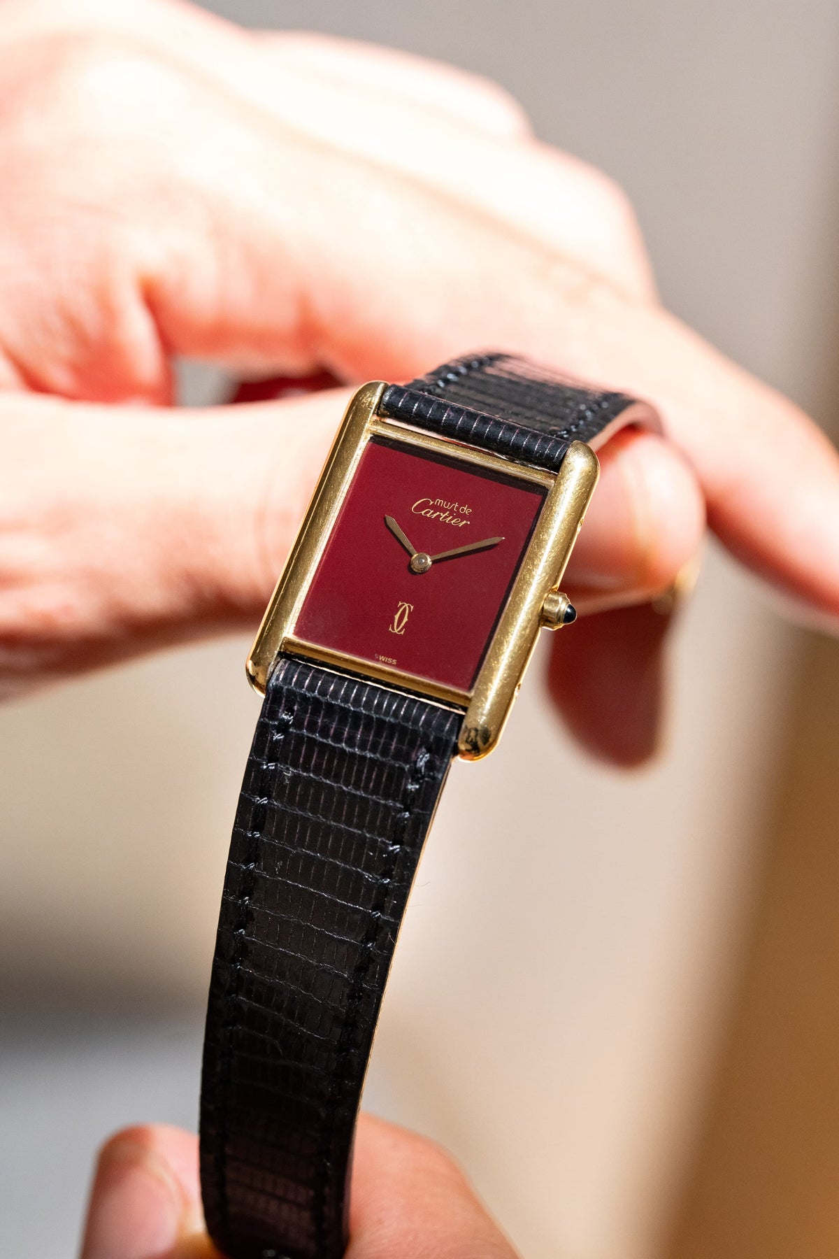 LURT Cartier Tank Must Quartz GM 6 «Red/Burgundy Dial» - Lifestyle