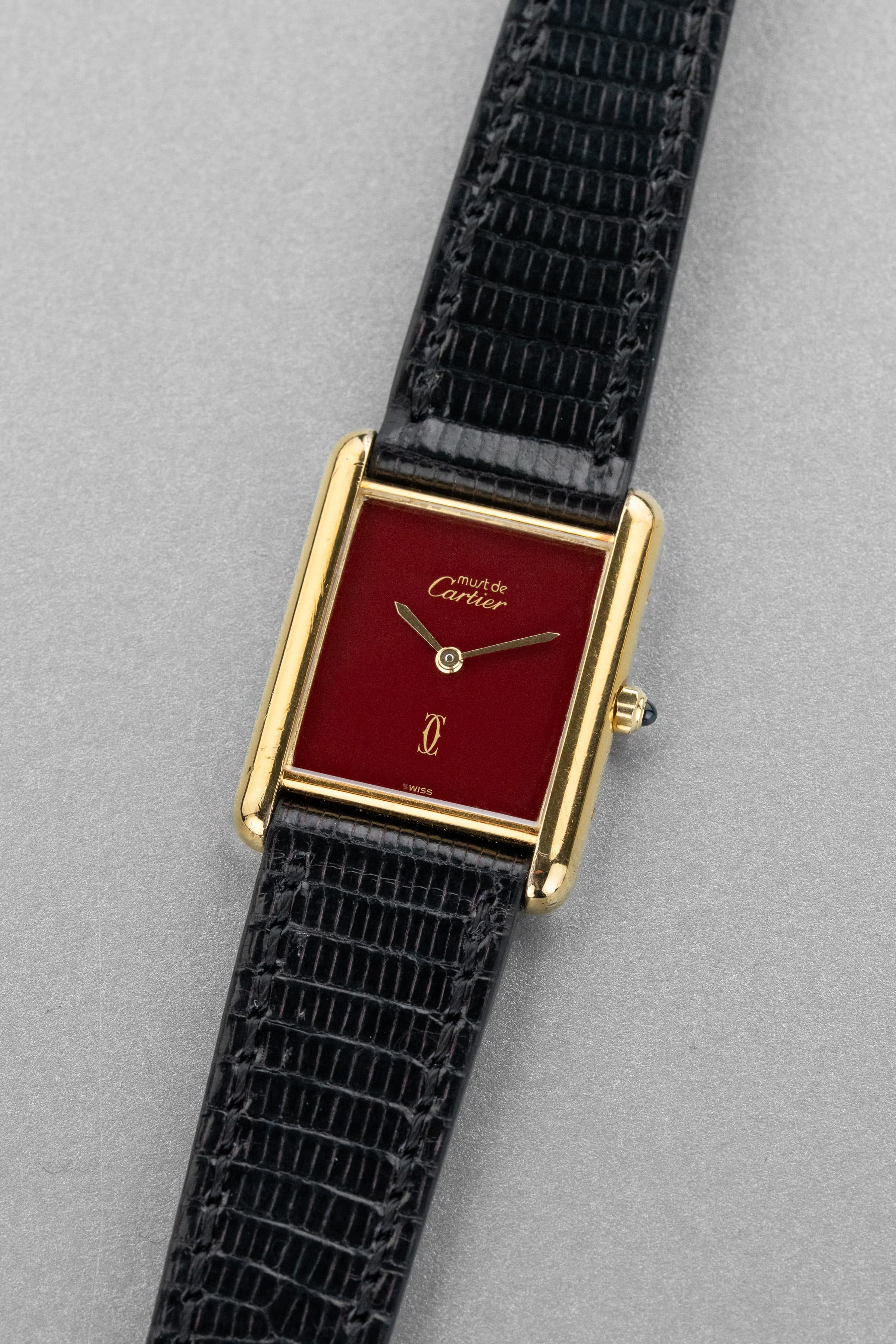 LURT Cartier Tank Must Quartz GM 6 «Red/Burgundy Dial» - Tre quarti