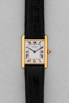 LY4T-up Cartier Tank Louis réf. M2000 en or jaune, circa 1990 – Parfait état - Front