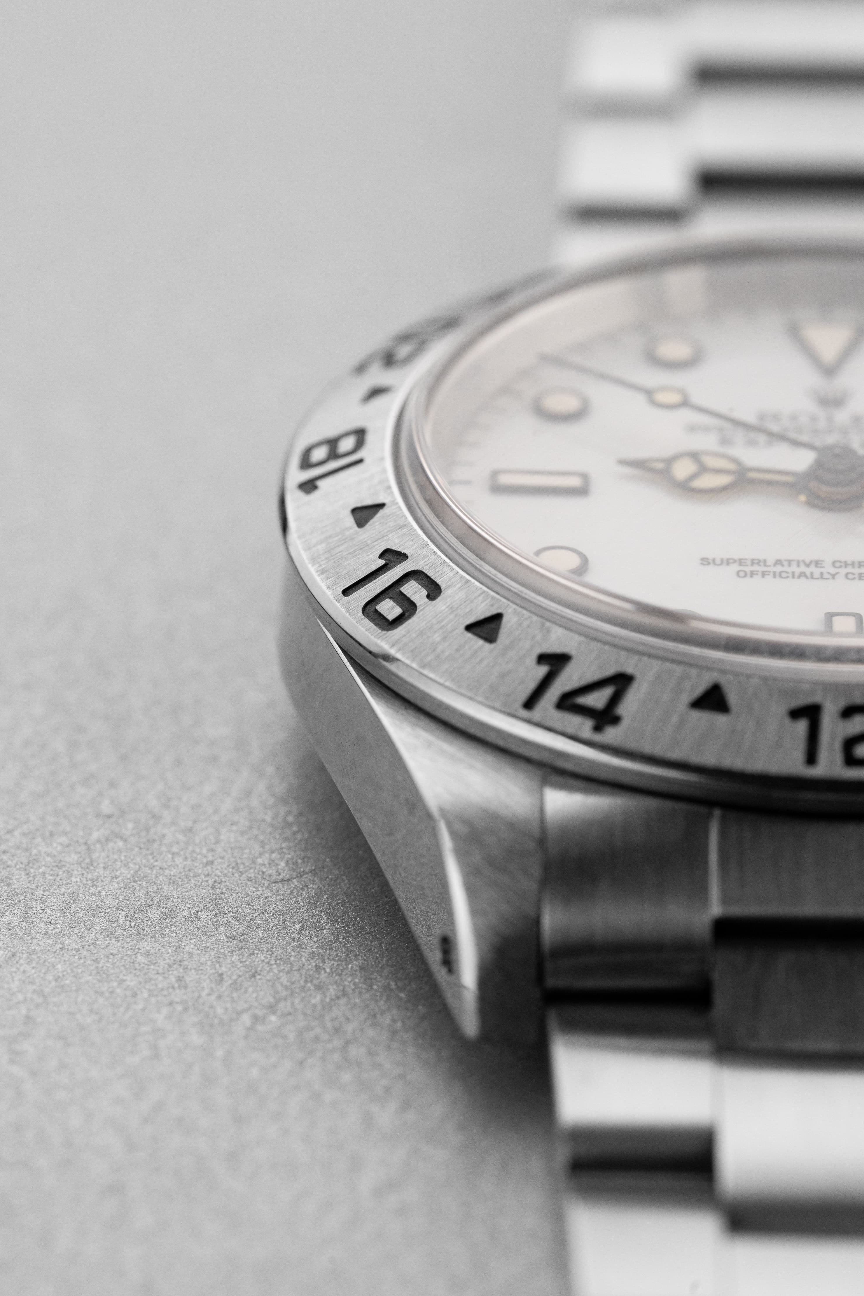 MAAR Rolex Explorer II réf. 16570 de 1997 — Cadran blanc & Tritium patiné - Feature