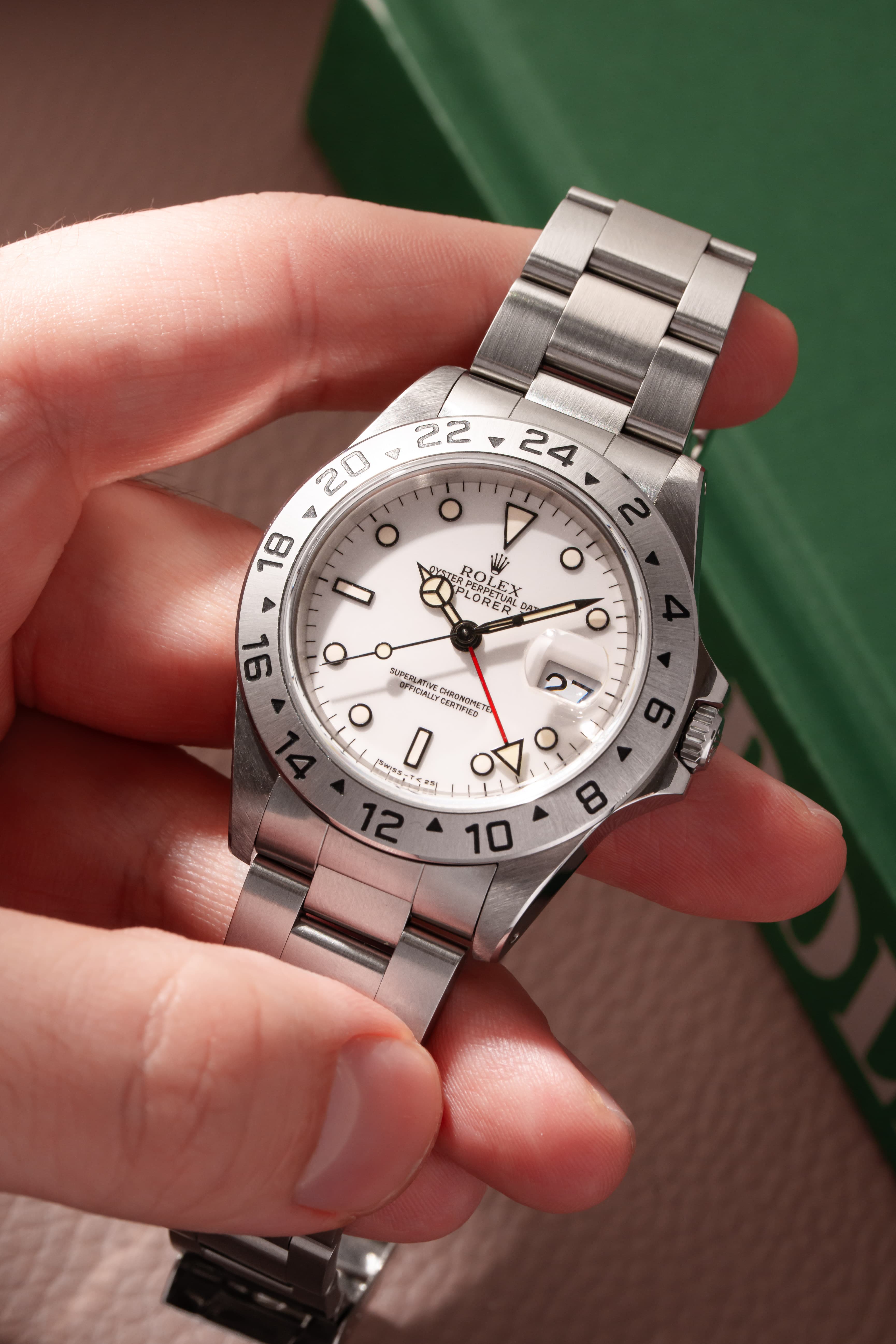 MAAR Rolex Explorer II réf. 16570 de 1997 — Cadran blanc & Tritium patiné - Lifestyle