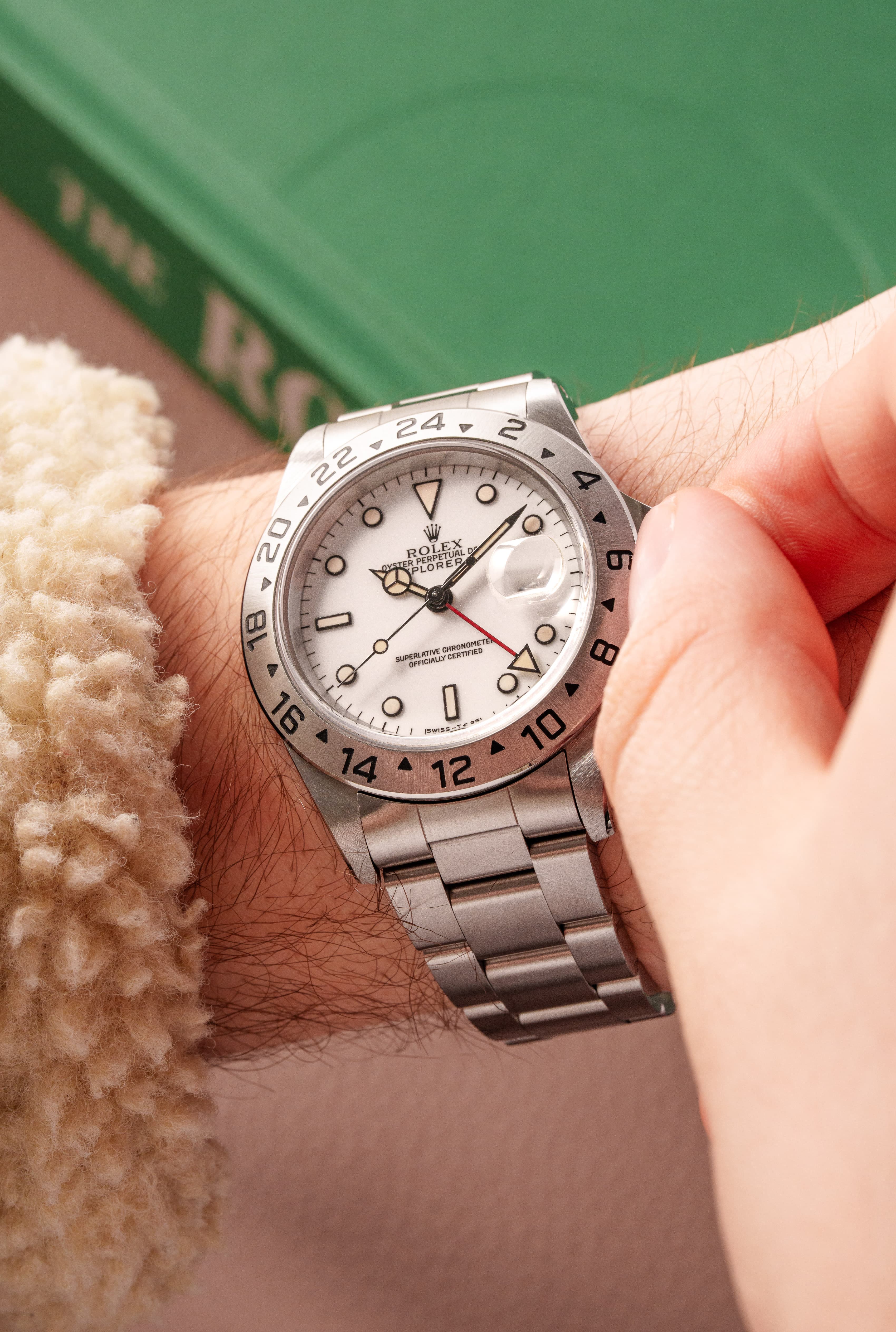 MAAR Rolex Explorer II réf. 16570 de 1997 — Cadran blanc & Tritium patiné - Wristshot