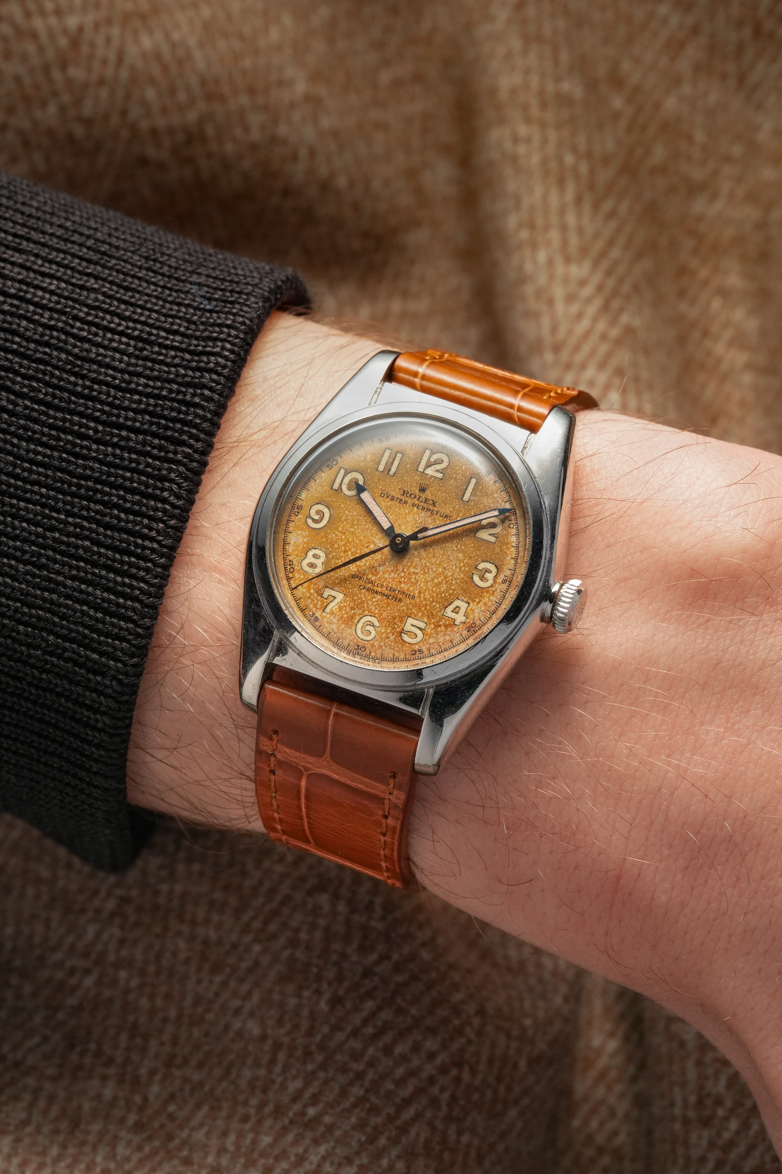 MDLZ Rolex « Bubble Back » réf. 5050 en acier de 1948 – Cadran « Crème Brûlée » Radium Burn - Wristshot