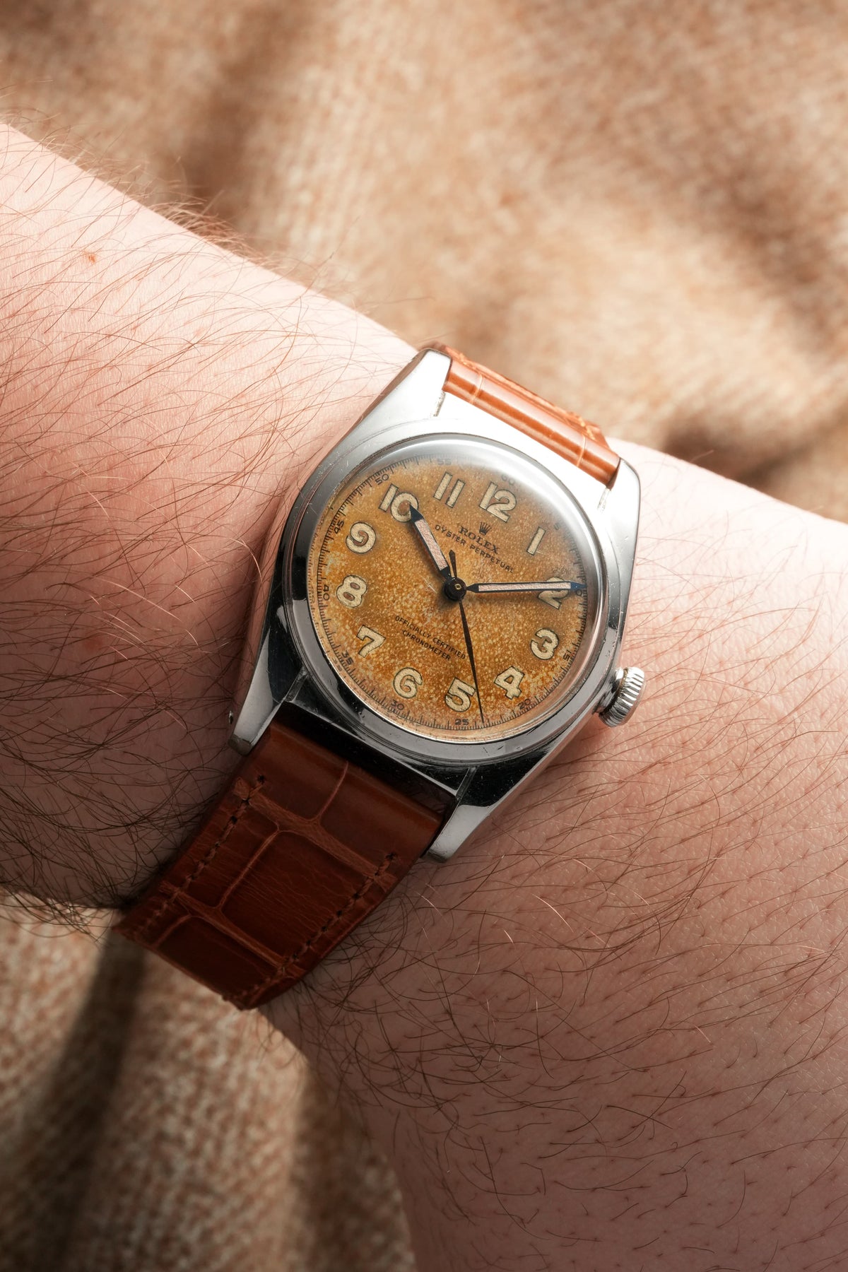 MDLZ 1948 Rolex “Bubble Back” Ref. 5050 in Steel – “Crème Brûlée” Radium Burn Dial - Wristshot