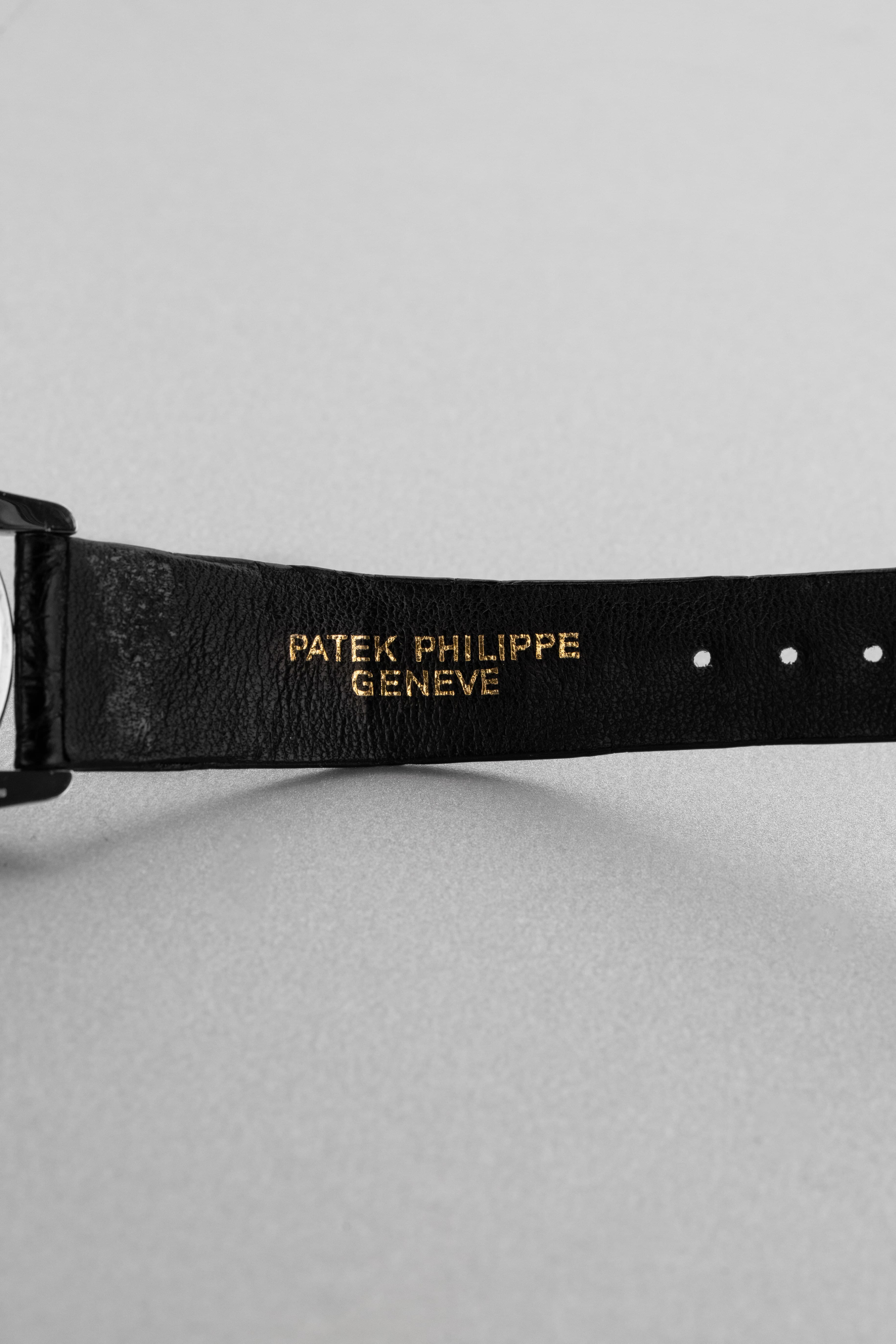 MZY9 Великолепные Patek Philippe Calatrava ref. 5000G из белого золота 1993 г. — Full Set, первая серия - Браслет сзади