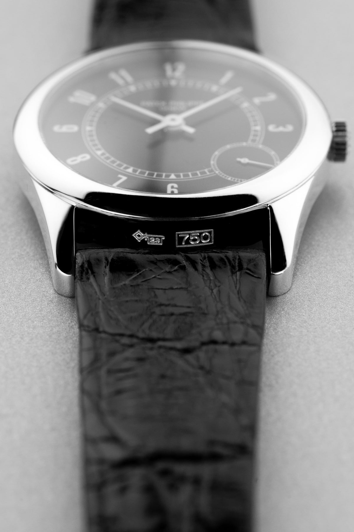 MZY9 Superb 1993 Patek Philippe Calatrava Ref. 5000G in White Gold – Full Set + First Series - Hallmark