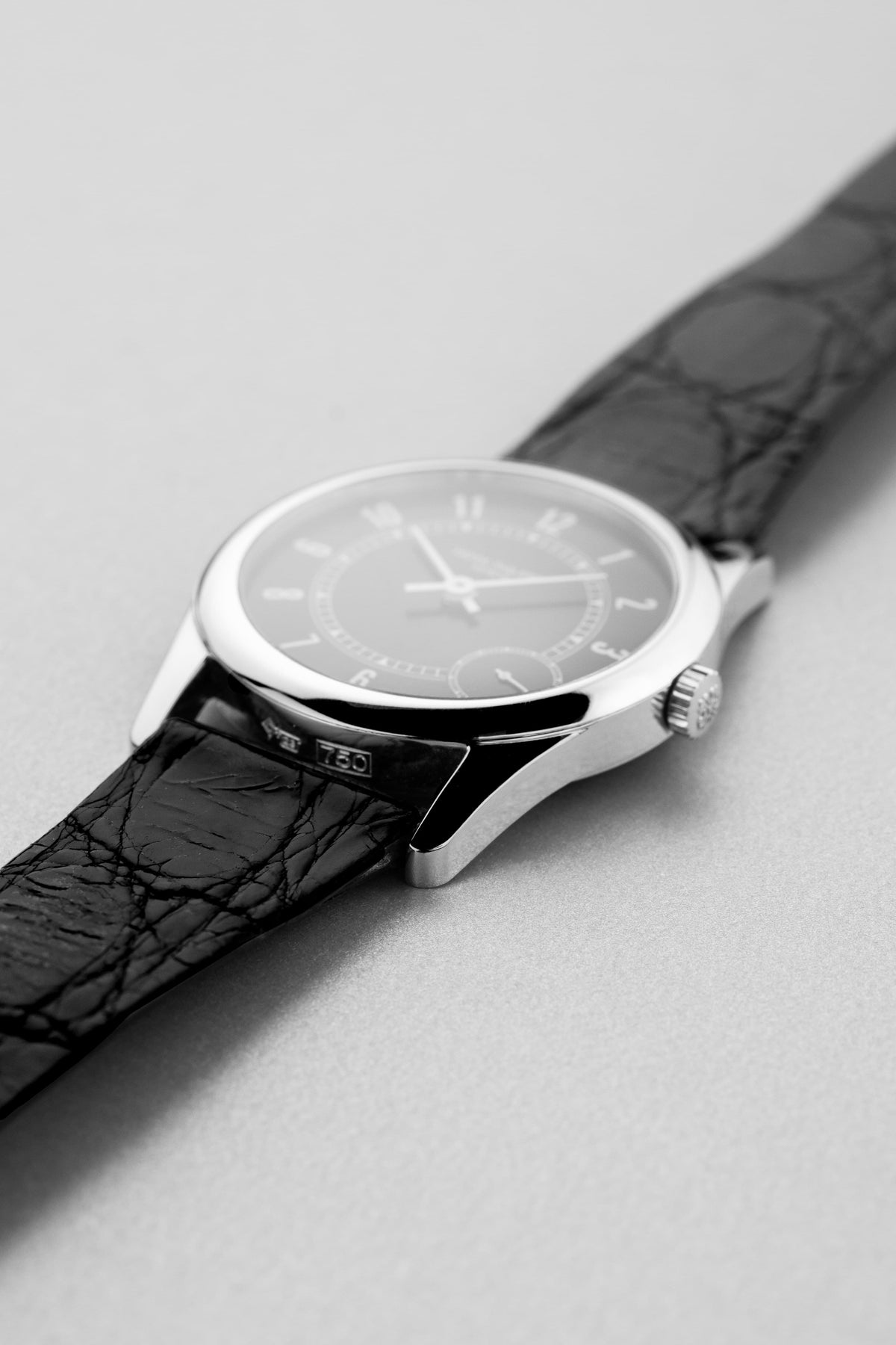 MZY9 Superb 1993 Patek Philippe Calatrava Ref. 5000G in White Gold – Full Set + First Series - Right side