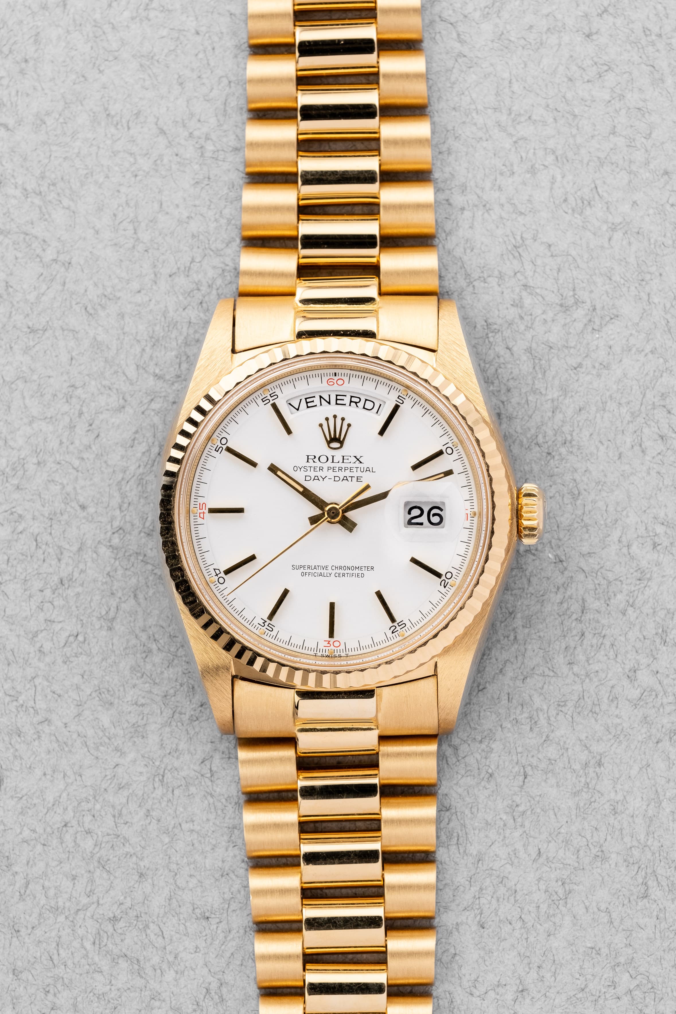 N1CH Superbe et Rare Rolex Day-Date 1803 « Red Quarters » de 1970 - Front