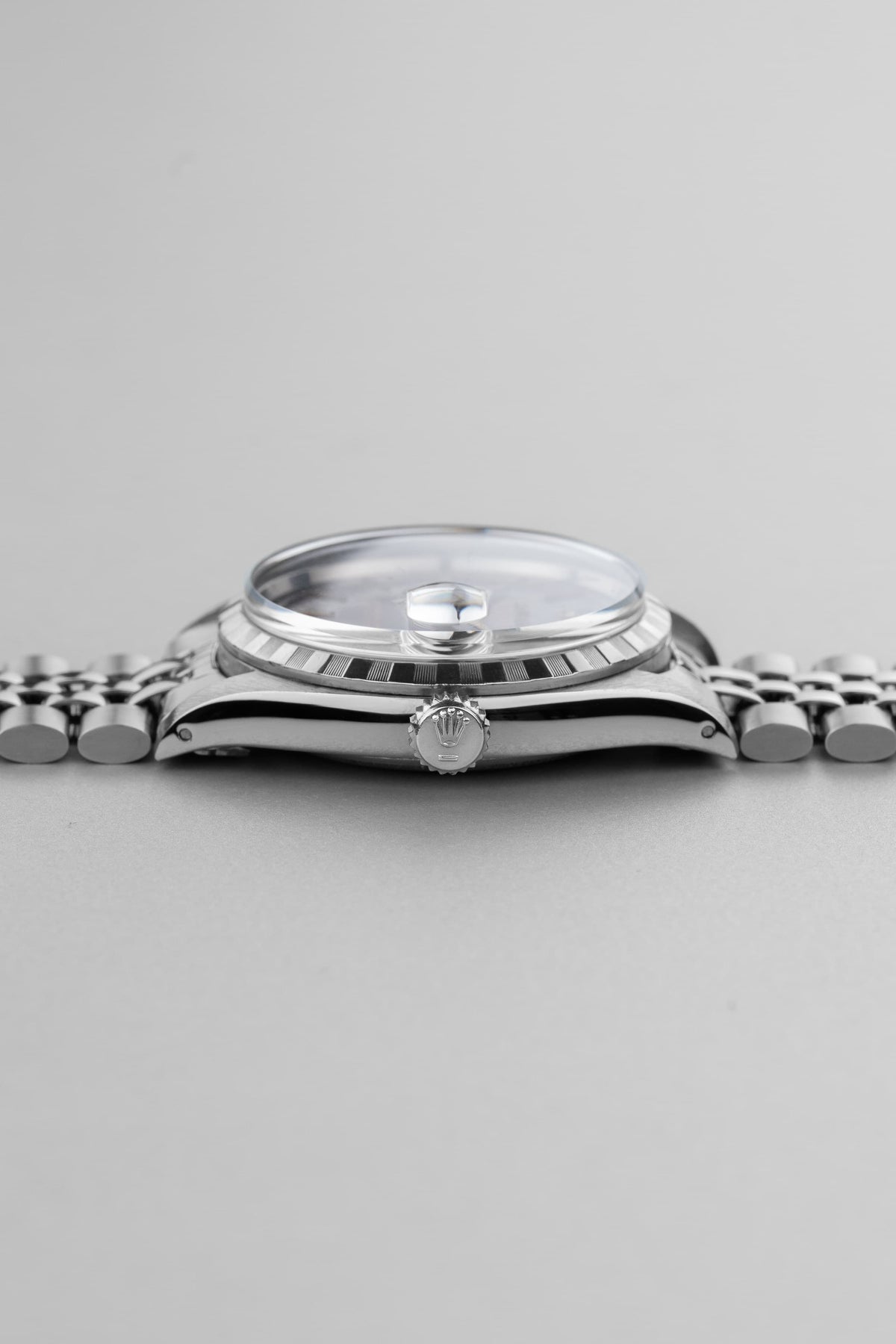 NA1Z Rolex Datejust ref. 6605 스틸, 1959년 – 경이로운 「Tropical」 다이얼 - 우측