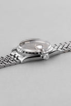 NA1Z Rolex Datejust ref. 6605 스틸, 1959년 – 경이로운 「Tropical」 다이얼 - 우측