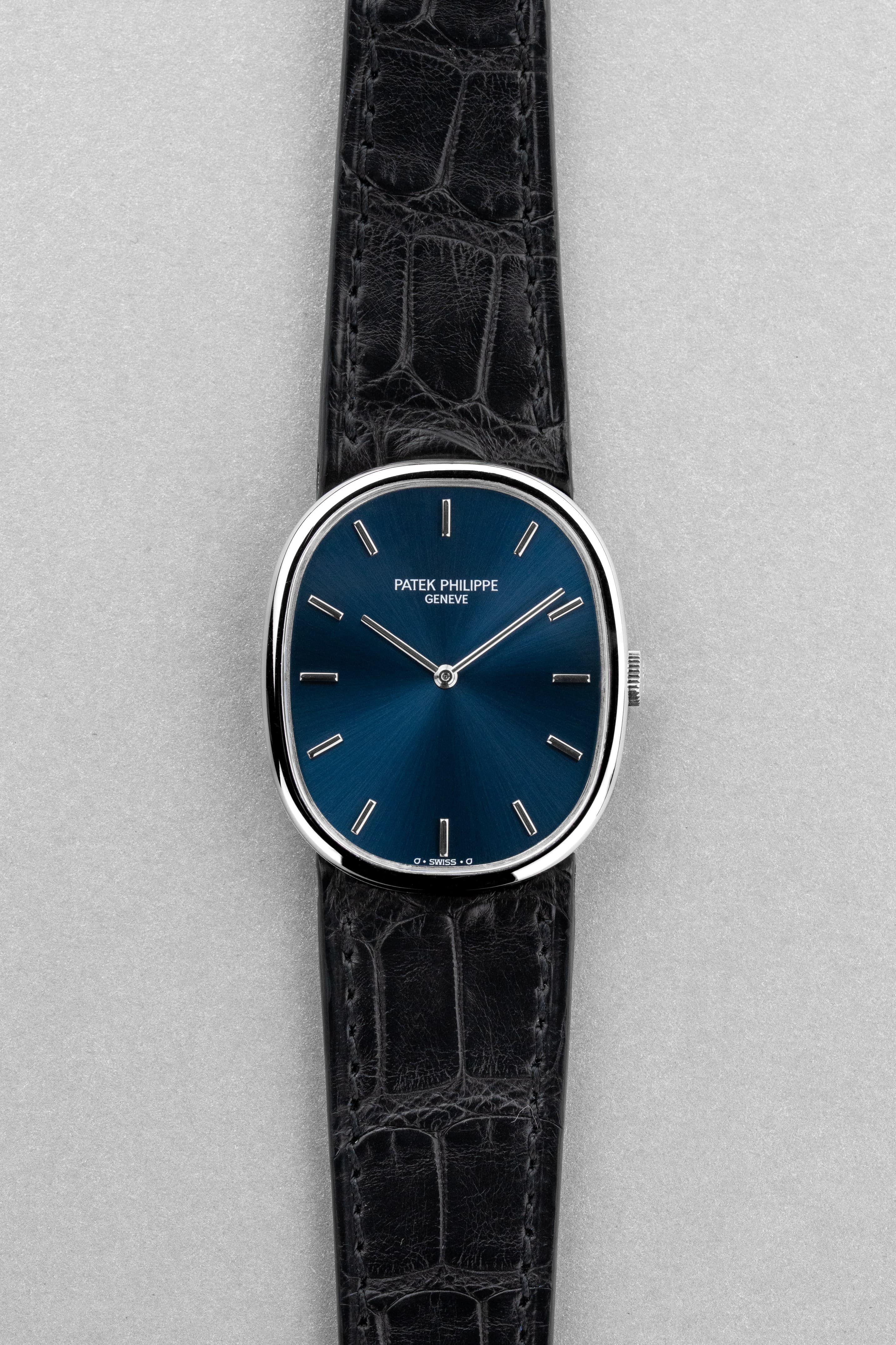 P1VE Великолепные и редкие Patek Philippe Ellipse d’Or ref. 3848 из белого золота 1992–1993 гг. — синий циферблат Sigma + идеальное состояние - Спереди