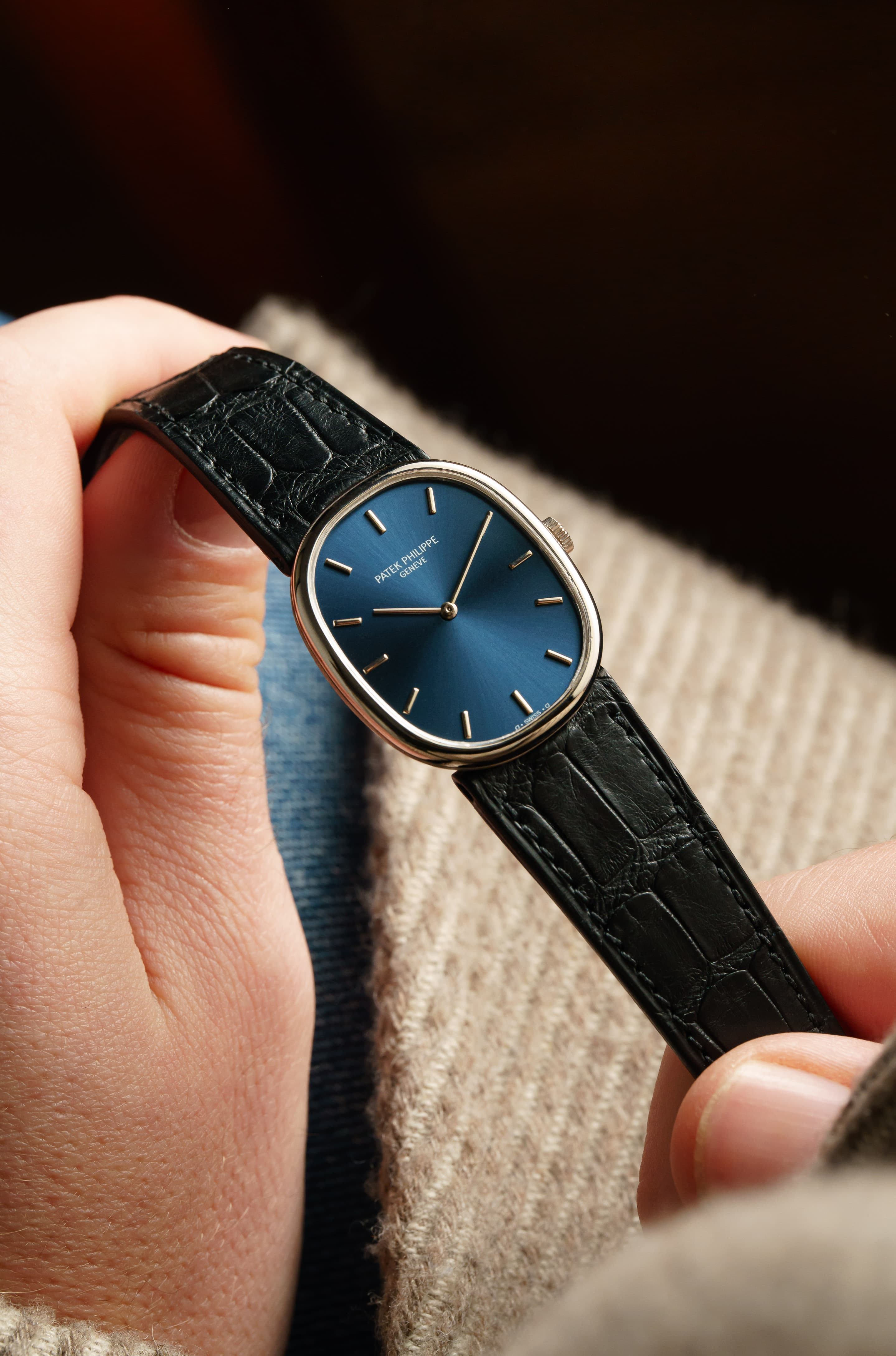 P1VE Великолепные и редкие Patek Philippe Ellipse d’Or ref. 3848 из белого золота 1992–1993 гг. — синий циферблат Sigma + идеальное состояние - Lifestyle
