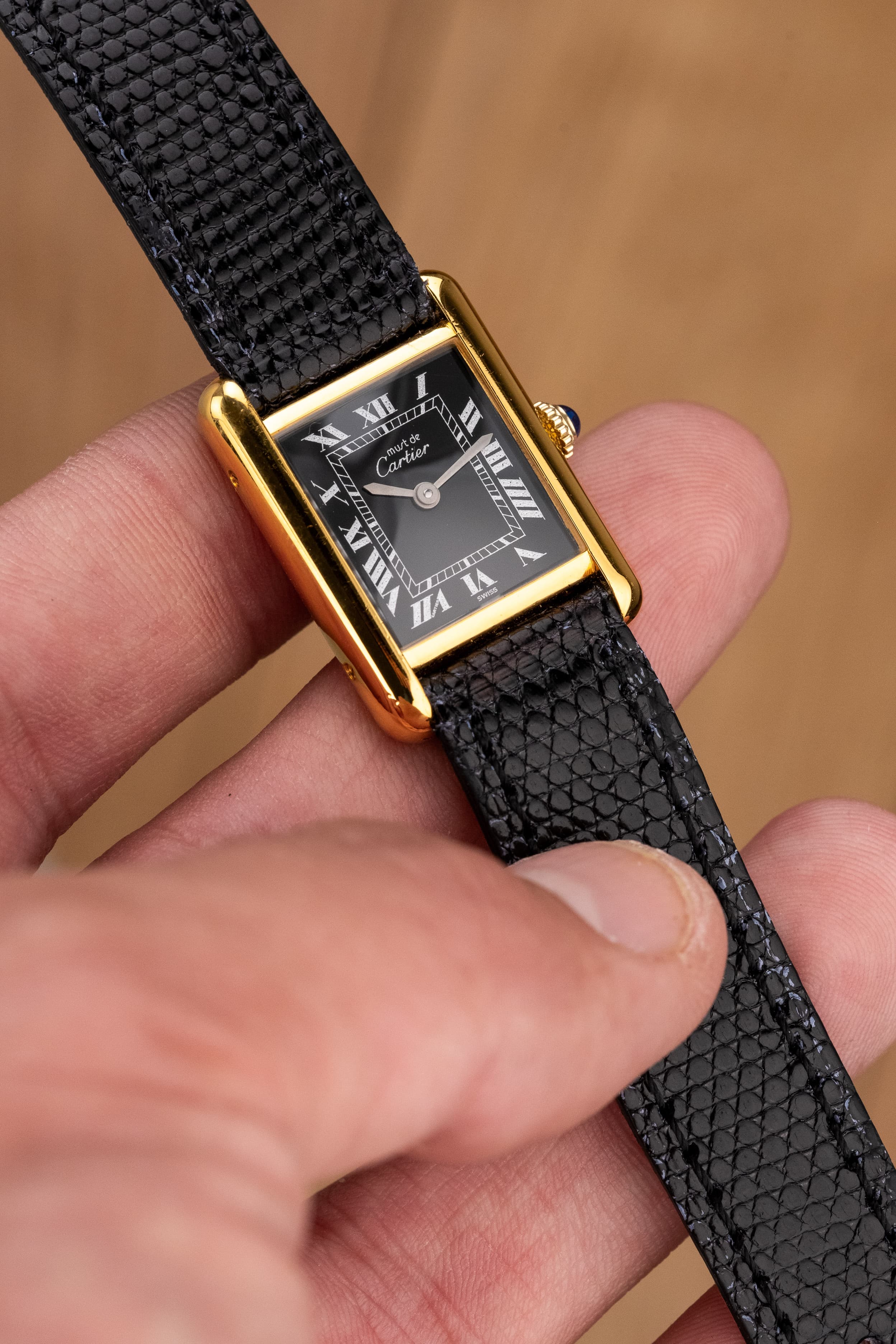 P5PN Cartier Tank Must Mécanique PM 3 Lady « Black Roman Dial » - Lifestyle