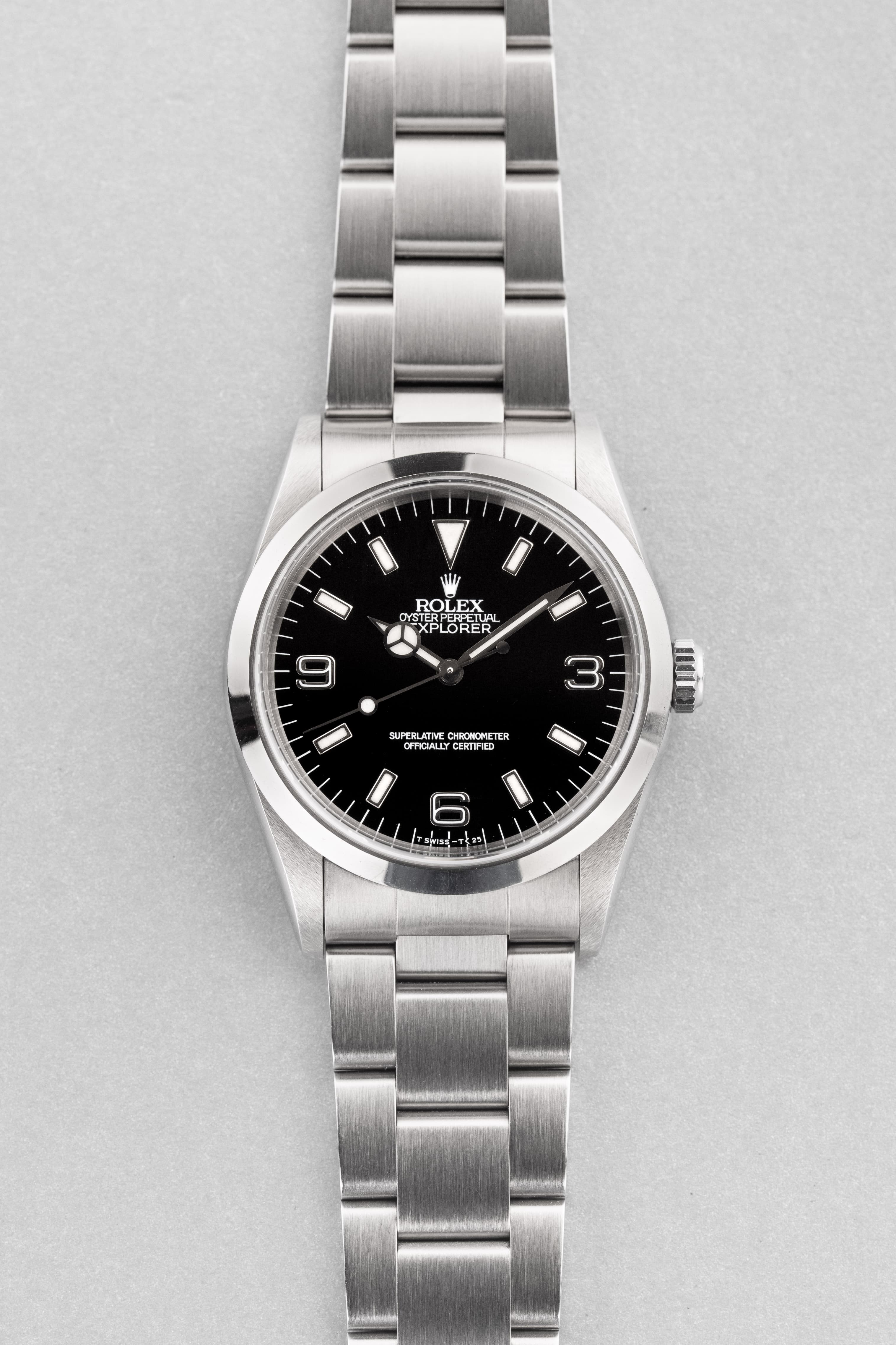 P7FC Rolex Explorer réf. 14270 de 1997-1998 – Full Set + N.O.S. + Sticker Rolex d’origine - Front
