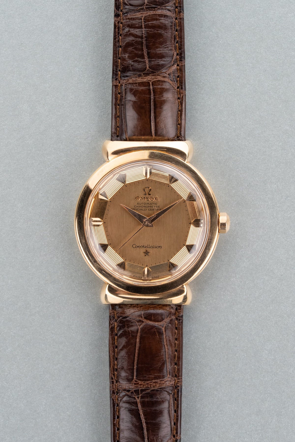 PKNA Superb and Rare Omega Constellation Grand Luxe Ref. 2930 SC in Rose Gold, circa 1956 - Front