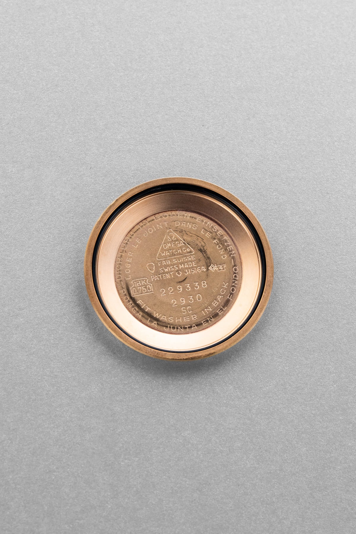 PKNA Superb and Rare Omega Constellation Grand Luxe Ref. 2930 SC in Rose Gold, circa 1956 - Inside case back