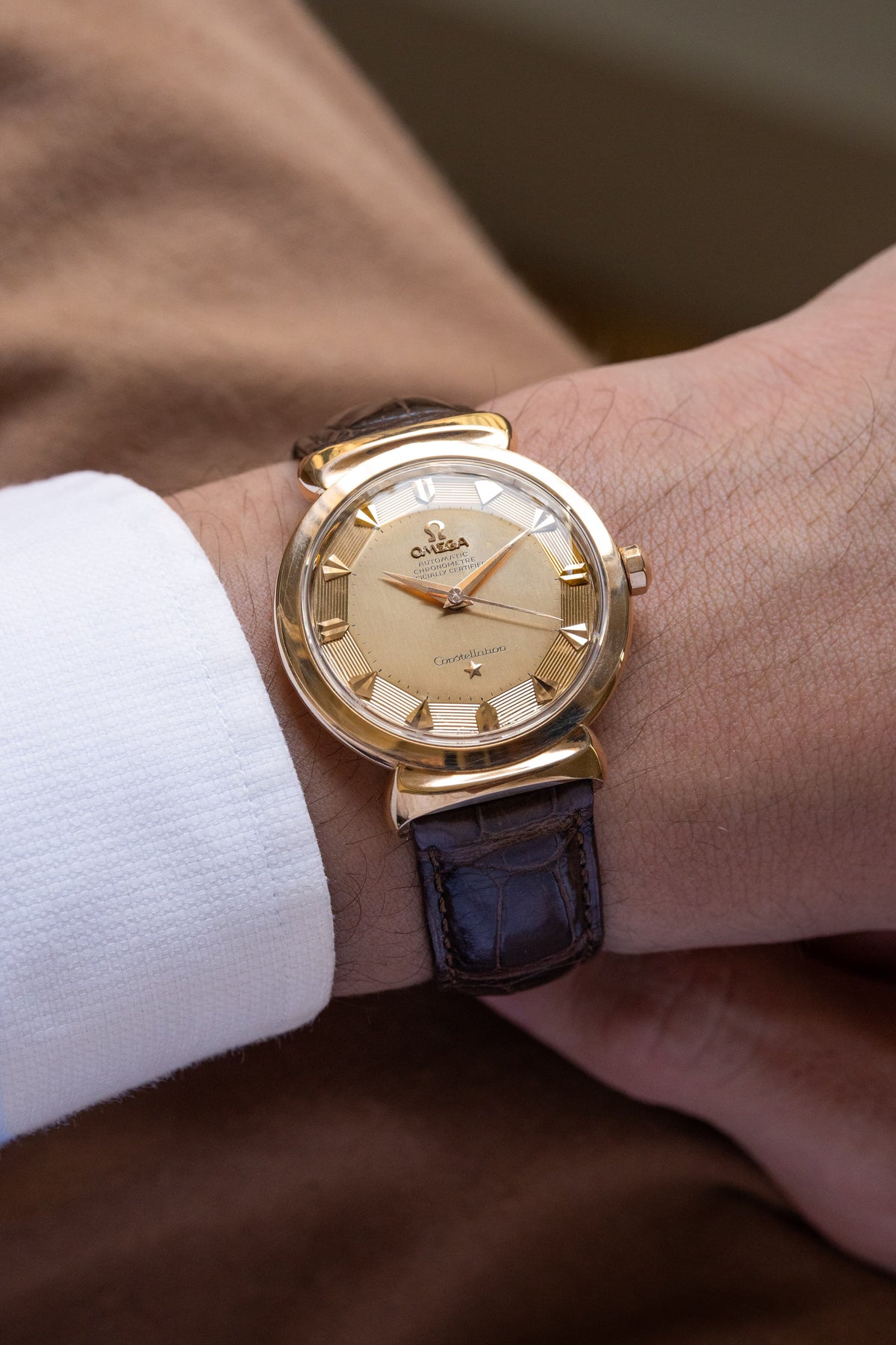 PKNA Superb and Rare Omega Constellation Grand Luxe Ref. 2930 SC in Rose Gold, circa 1956 - Wristshot